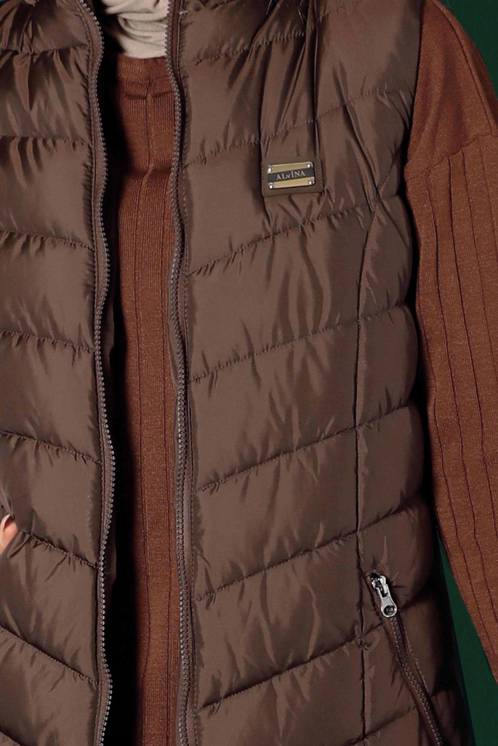 Tesettür giyim KAHVE KAPÜŞONU KÜRKLÜ ŞİŞME YELEK 90337 