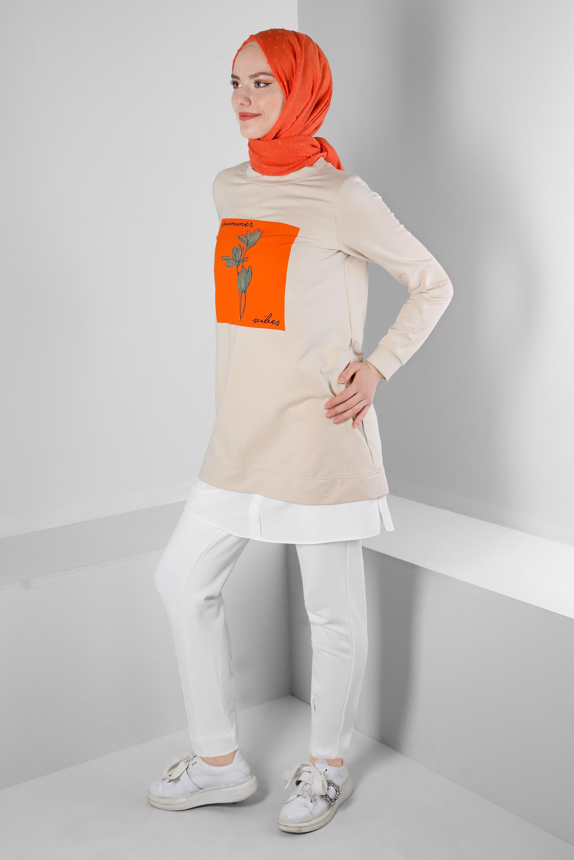 Tesettür giyim BEJ YAZI VE ÇİÇEK BASKILI EŞOFMAN TUNİK 43556