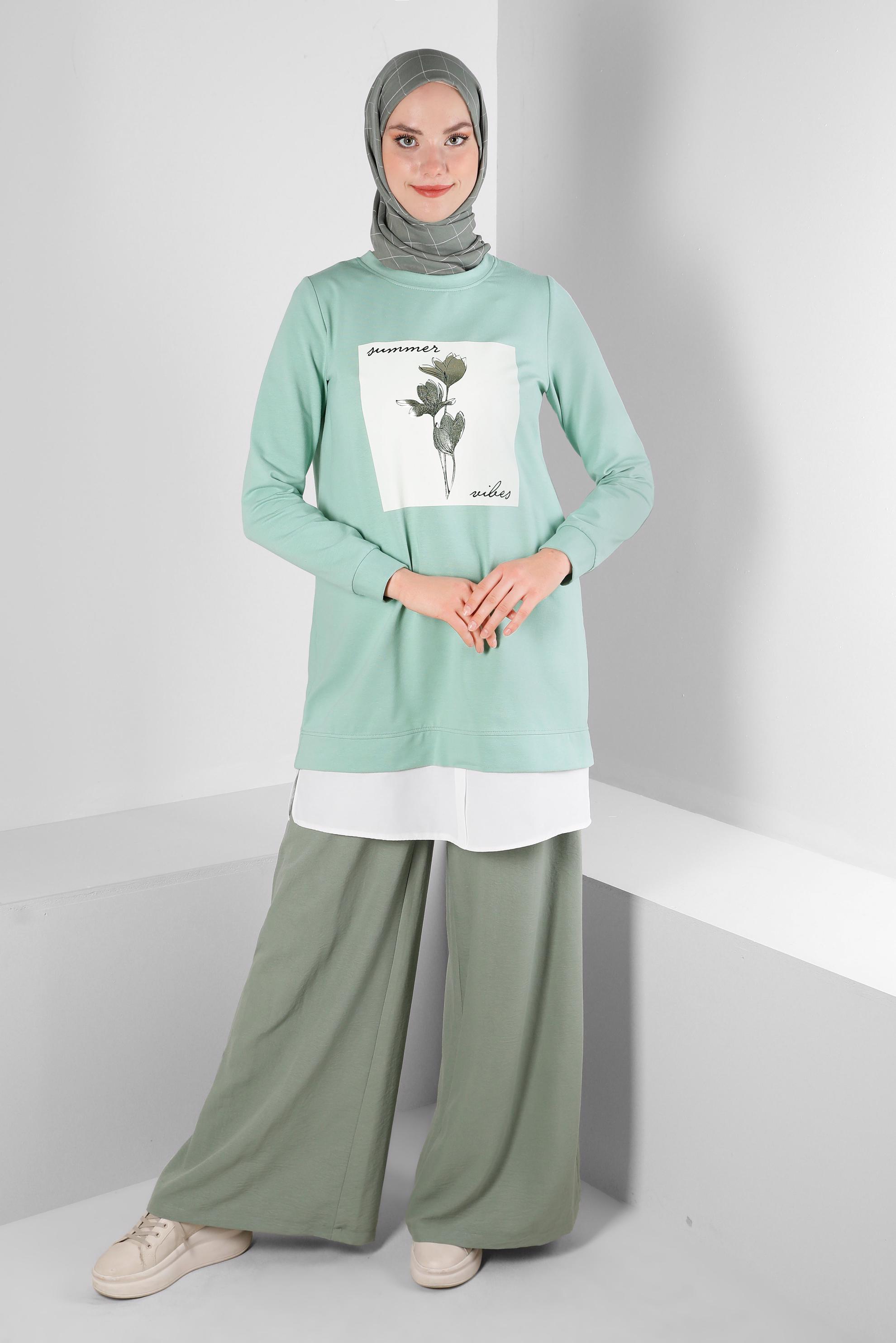 Tesettür giyim YEŞİL YAZI VE ÇİÇEK BASKILI EŞOFMAN TUNİK 43556
