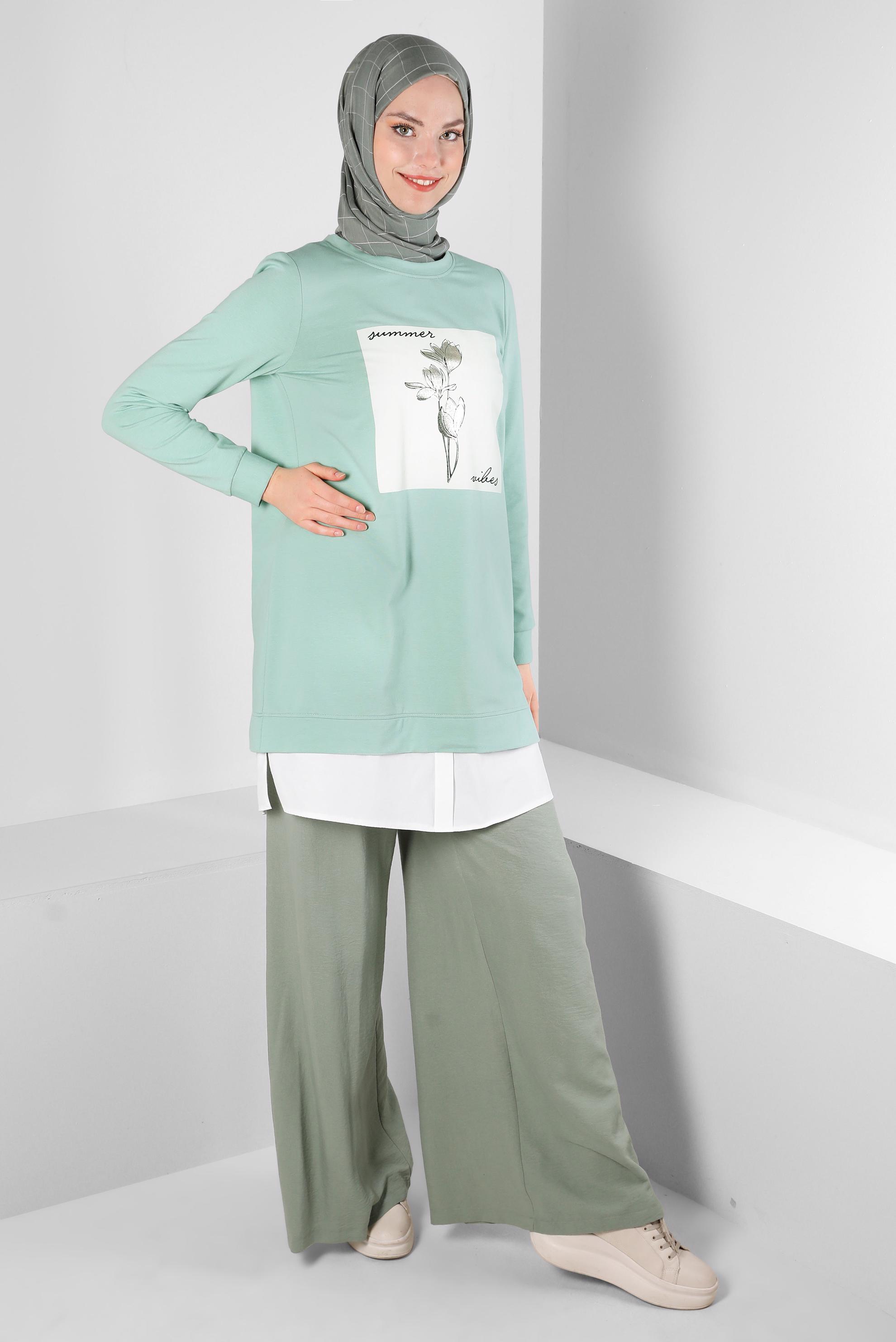Tesettür giyim YEŞİL YAZI VE ÇİÇEK BASKILI EŞOFMAN TUNİK 43556