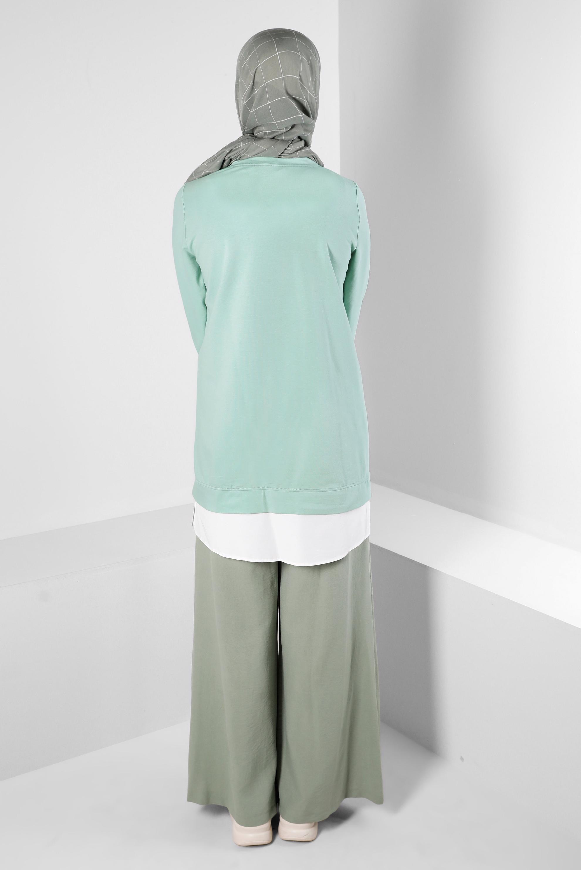 Tesettür giyim YEŞİL YAZI VE ÇİÇEK BASKILI EŞOFMAN TUNİK 43556