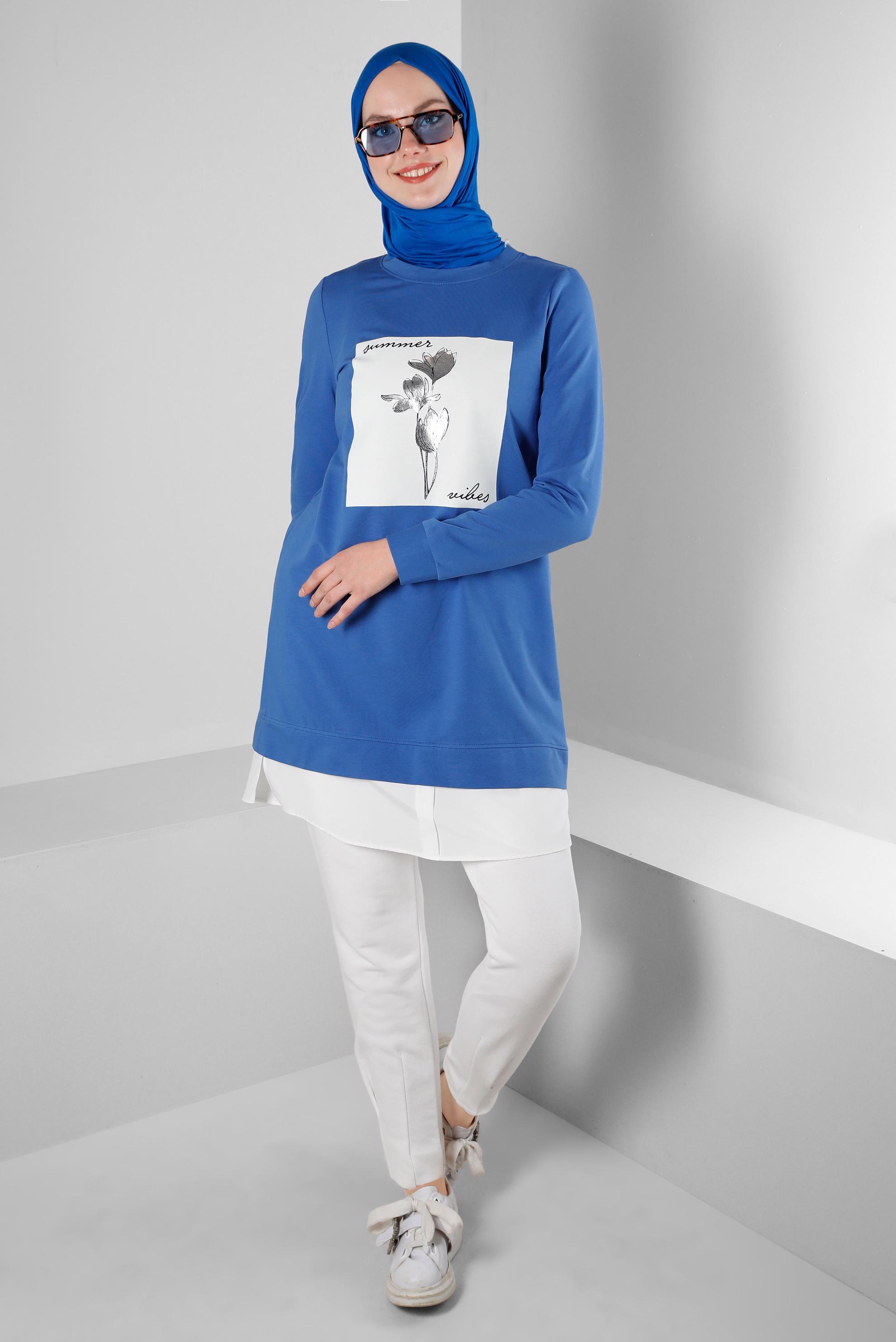 Tesettür giyim MAVİ YAZI VE ÇİÇEK BASKILI EŞOFMAN TUNİK 43556