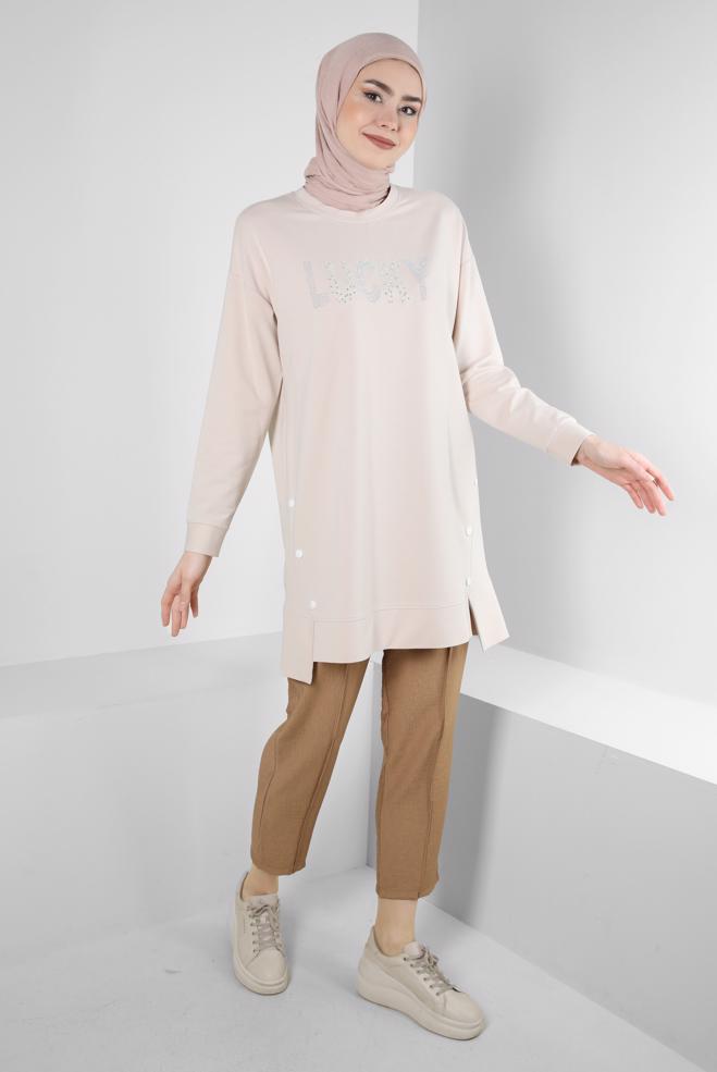 Tesettür giyim  YAZI BASKILI DÜĞME DETAYLI EŞOFMAN TUNİK 43562 - ALVİNA