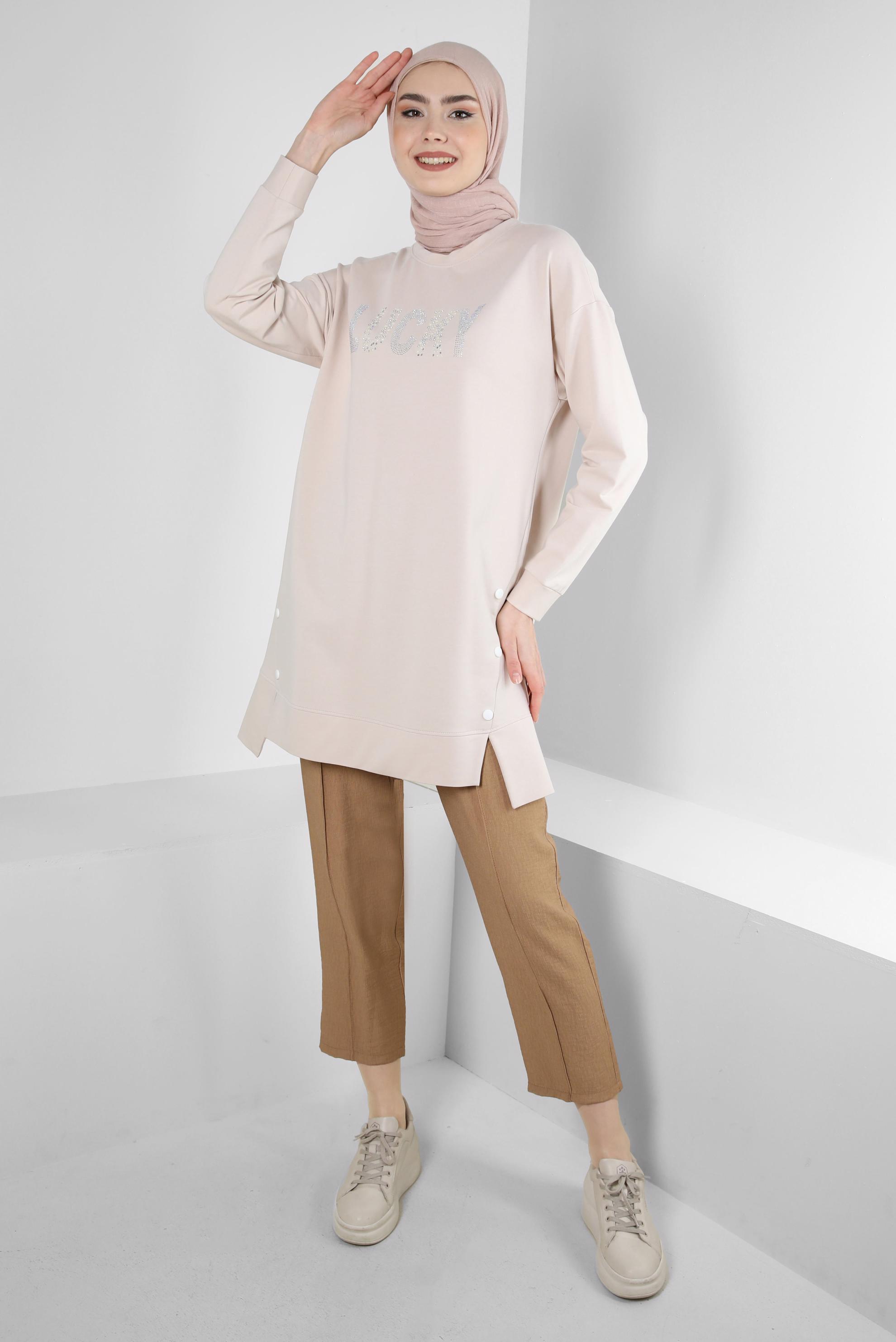 Tesettür giyim BEJ YAZI BASKILI DÜĞME DETAYLI EŞOFMAN TUNİK 43562