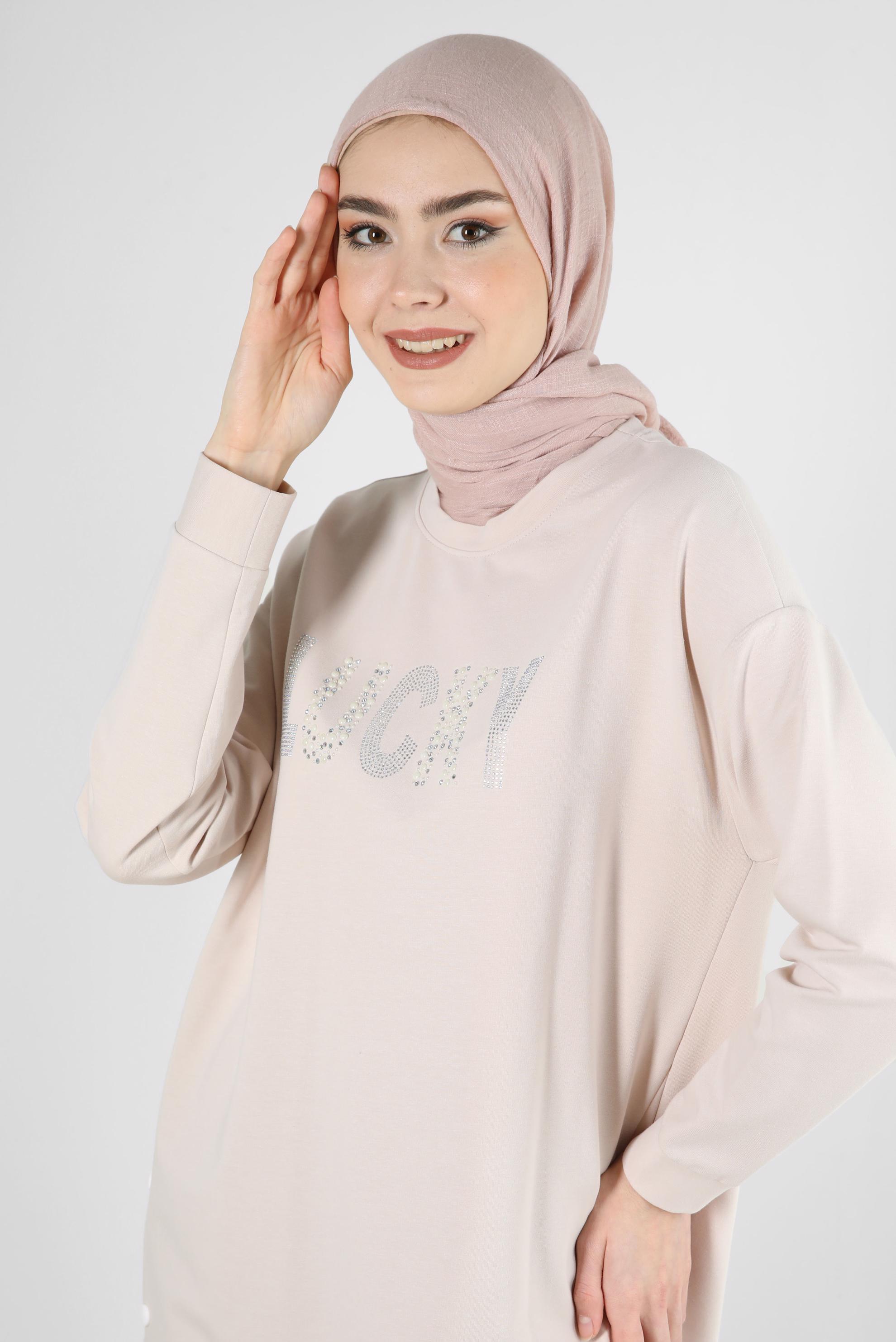 Tesettür giyim BEJ YAZI BASKILI DÜĞME DETAYLI EŞOFMAN TUNİK 43562