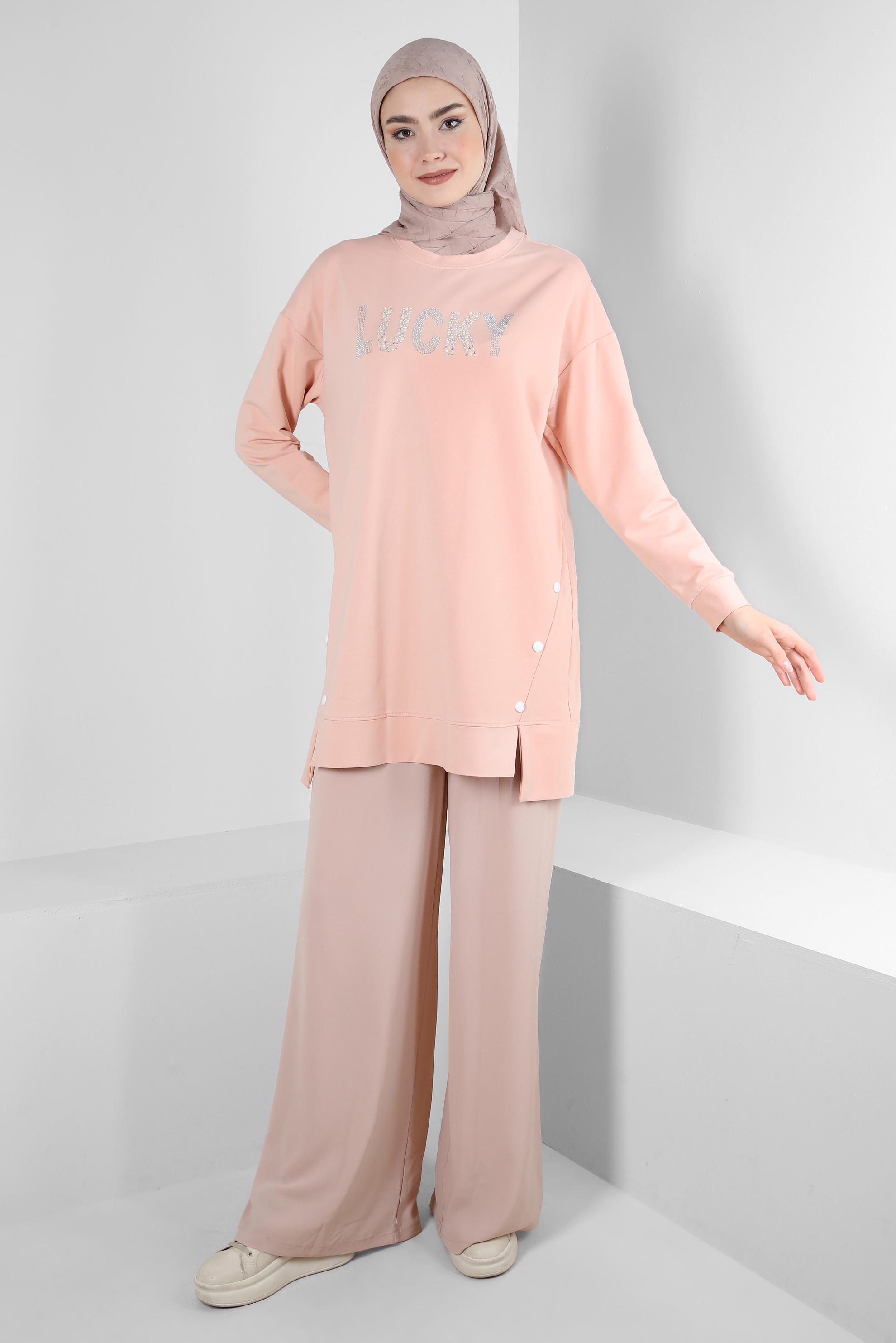 Tesettür giyim PUDRA YAZI BASKILI DÜĞME DETAYLI EŞOFMAN TUNİK 43562