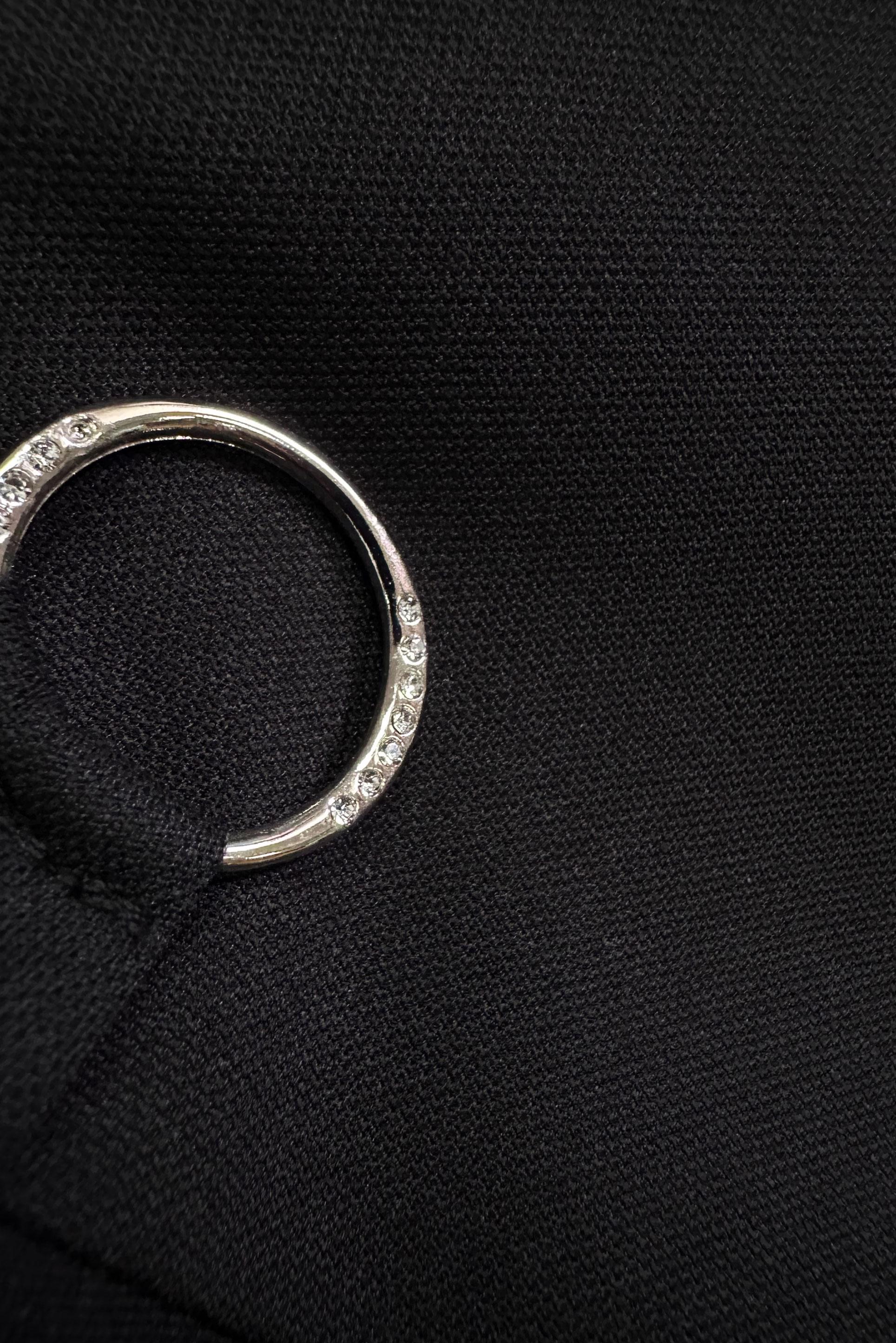 Tesettür giyim SİYAH METAL AKSESUARLI YAKASI BAĞLAMALI EŞOFMAN TUNİK 43851