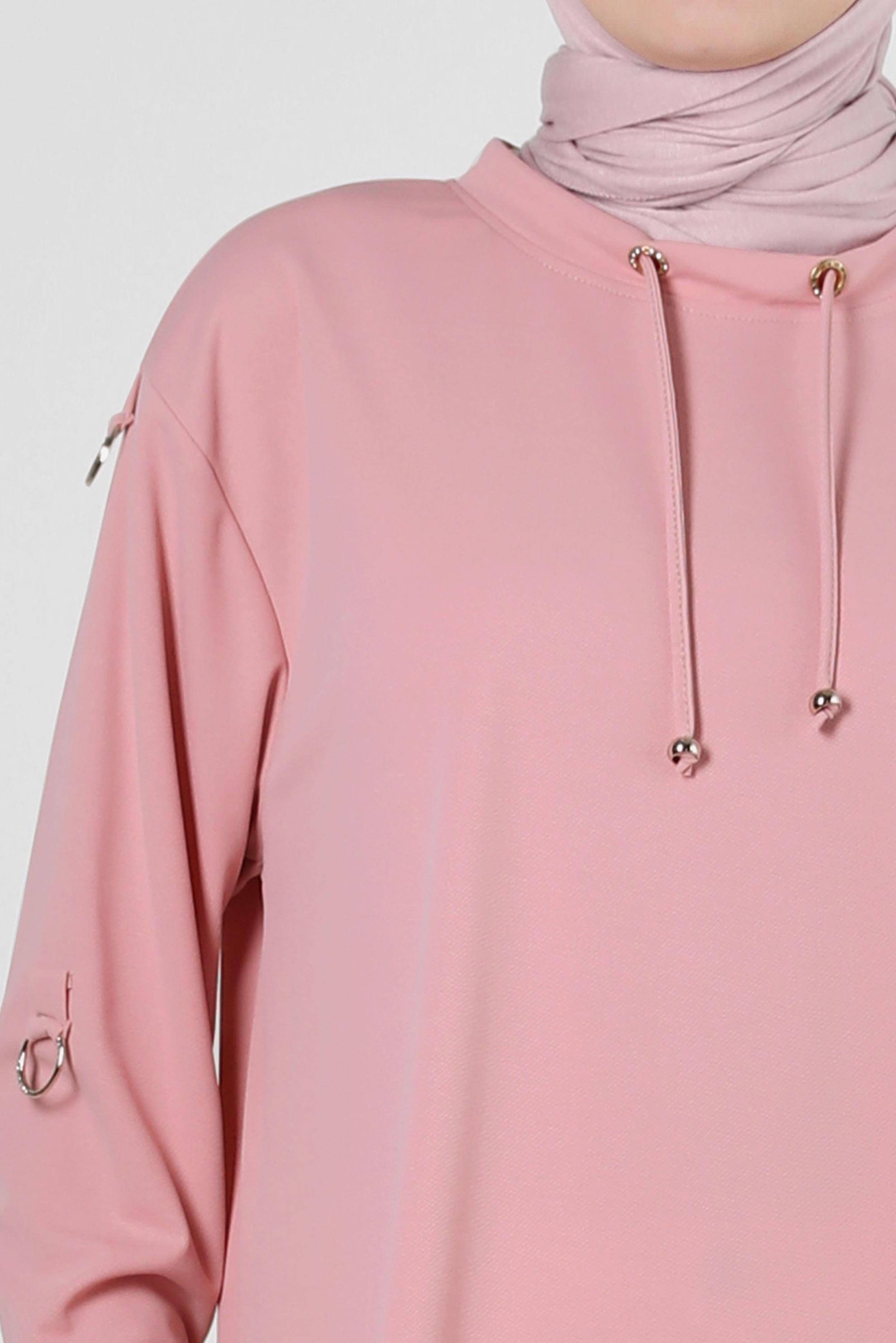 Tesettür giyim PUDRA METAL AKSESUARLI YAKASI BAĞLAMALI EŞOFMAN TUNİK 43851