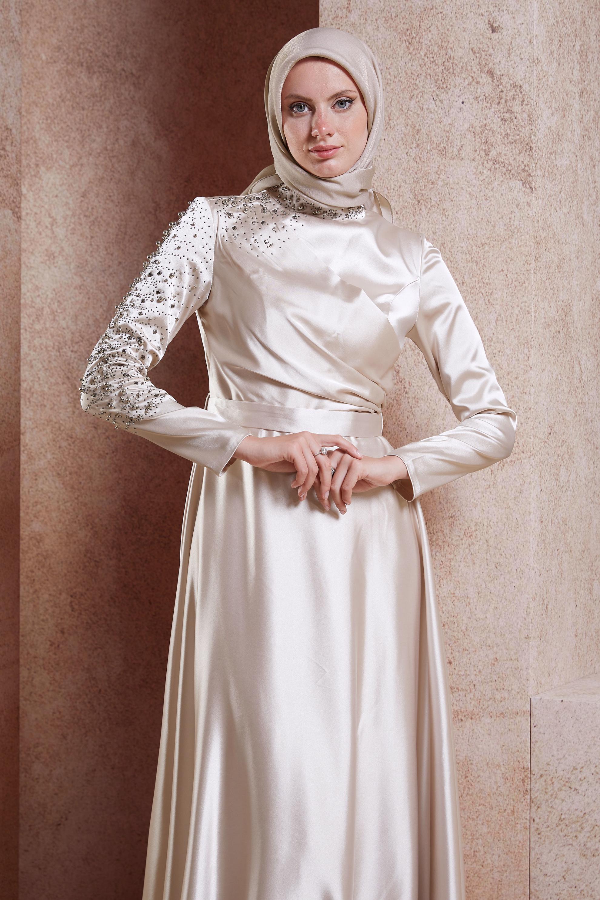 Tesettür giyim BEJ SATEN TESETTÜR ABİYE ELBİSE 50218