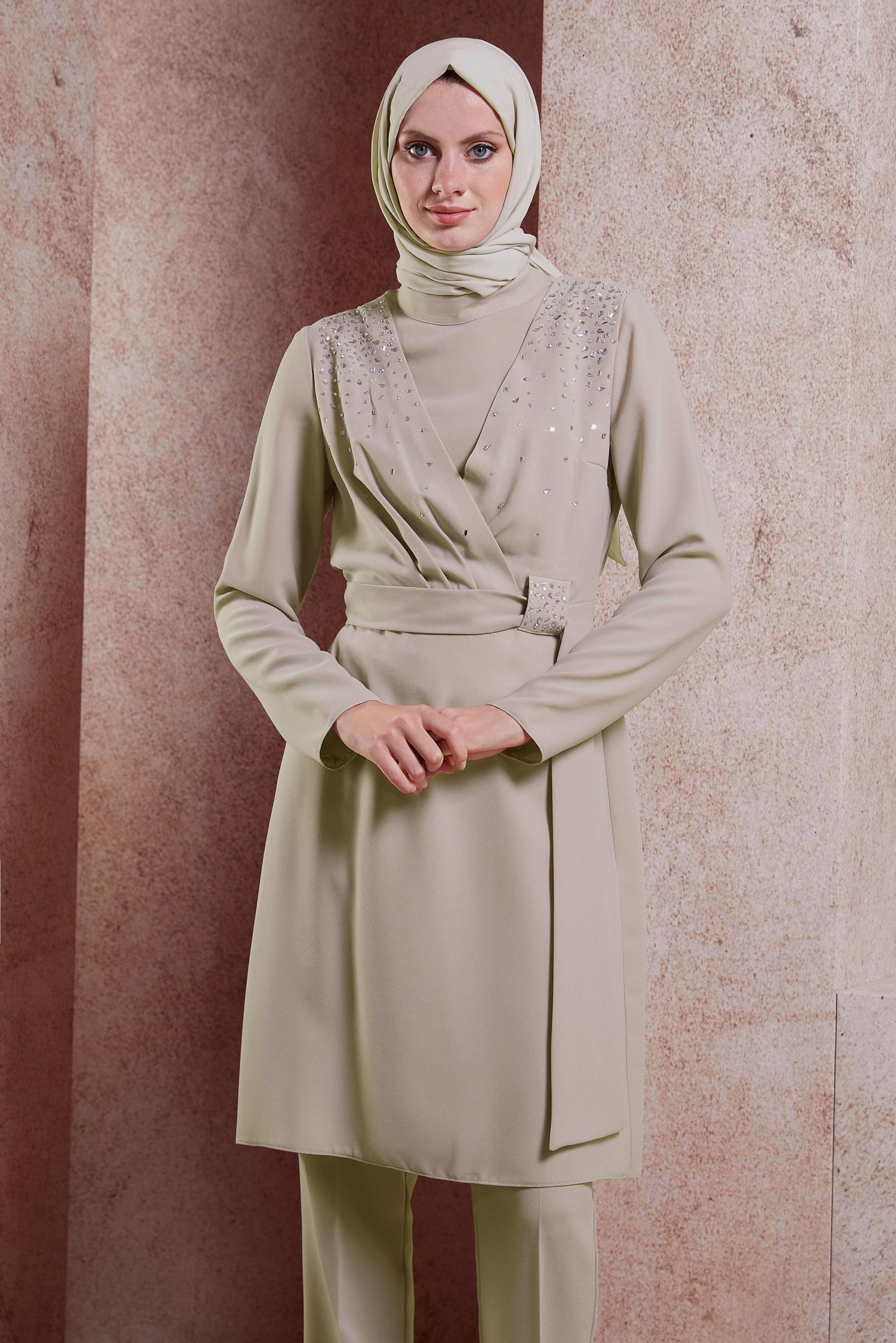 Tesettür giyim BEJ TAŞ DETAYLI PANTOLONLU TAKIM 30279