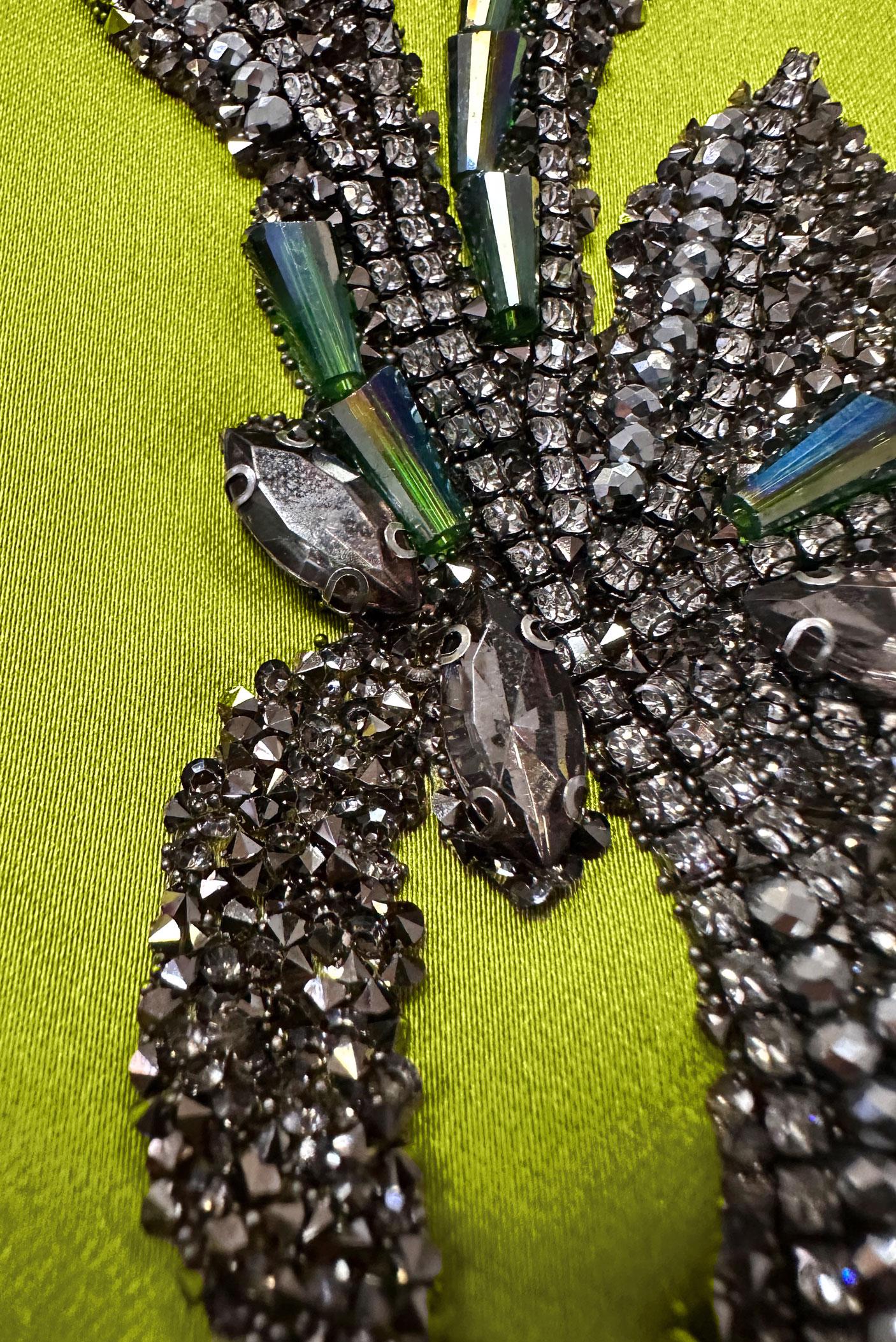 Tesettür giyim YEŞİL OMUZ İŞLEMELİ KEMERLİ SATEN ABİYE ELBİSE 50300