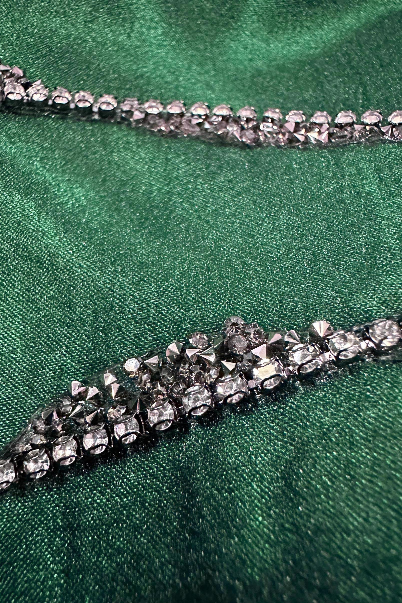 Vêtements hijab VERT ROBE DE SOIRÉE BRODÉE GEM AVEC DÉTAIL TULLE 50301