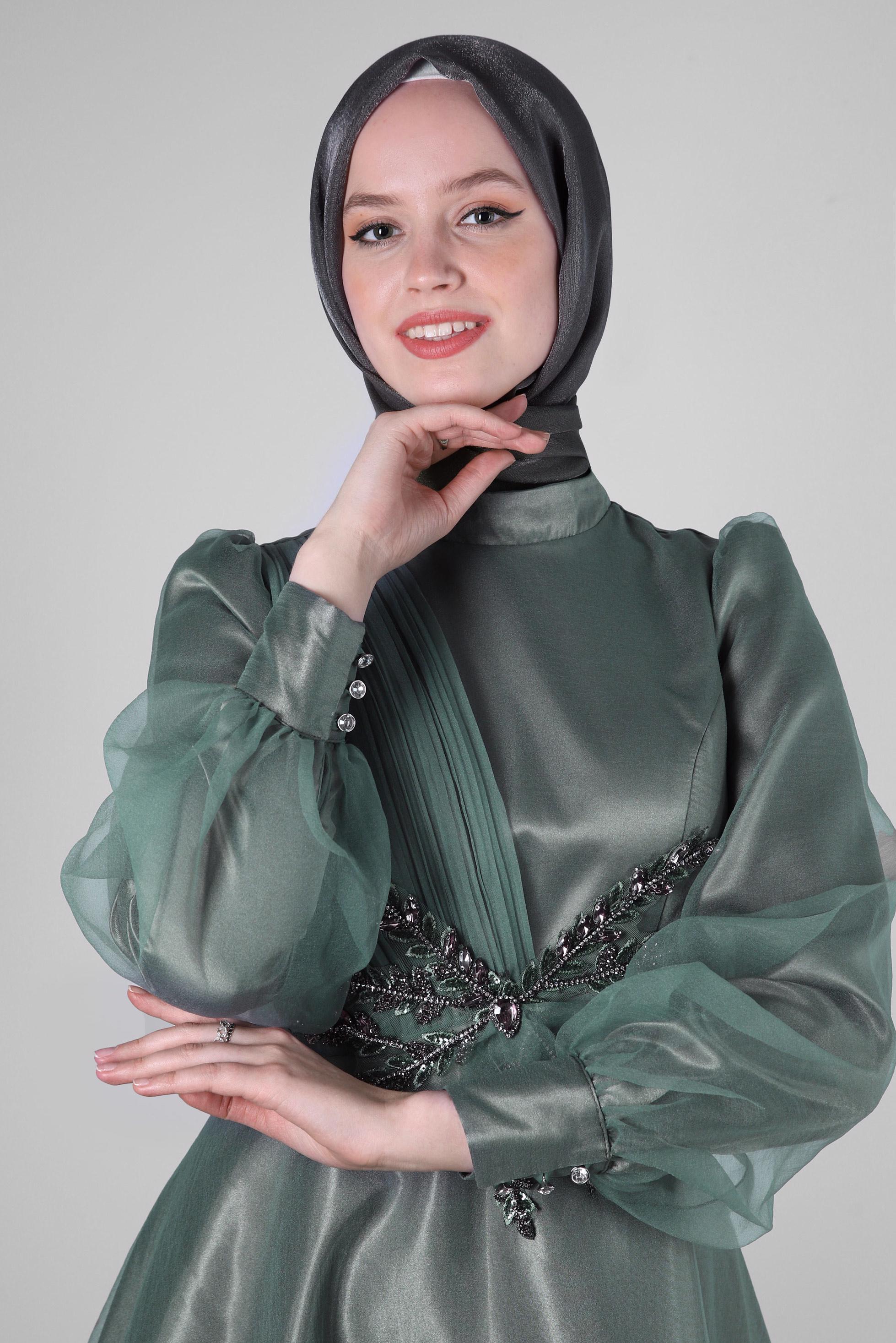 Tesettür giyim HAKİ TAŞ İŞLEMELİ TÜL DETAYLI ABİYE ELBİSE 50302