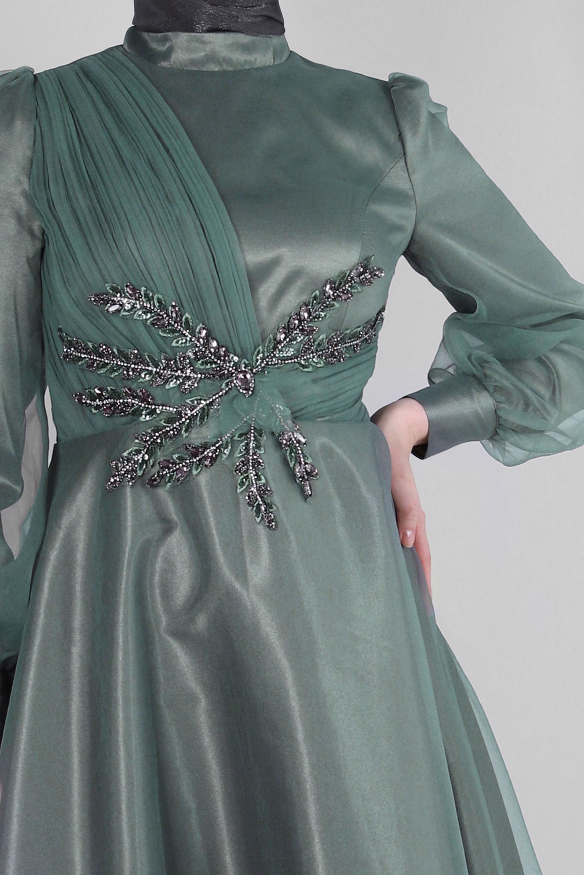 Tesettür giyim HAKİ TAŞ İŞLEMELİ TÜL DETAYLI ABİYE ELBİSE 50302