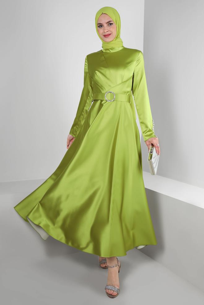 Vêtements hijab VERT ROBE DE SOIRÉE EN SATIN AVEC CEINTURE ET BRODERIE DE GEMMES 50304 - ALVİNA