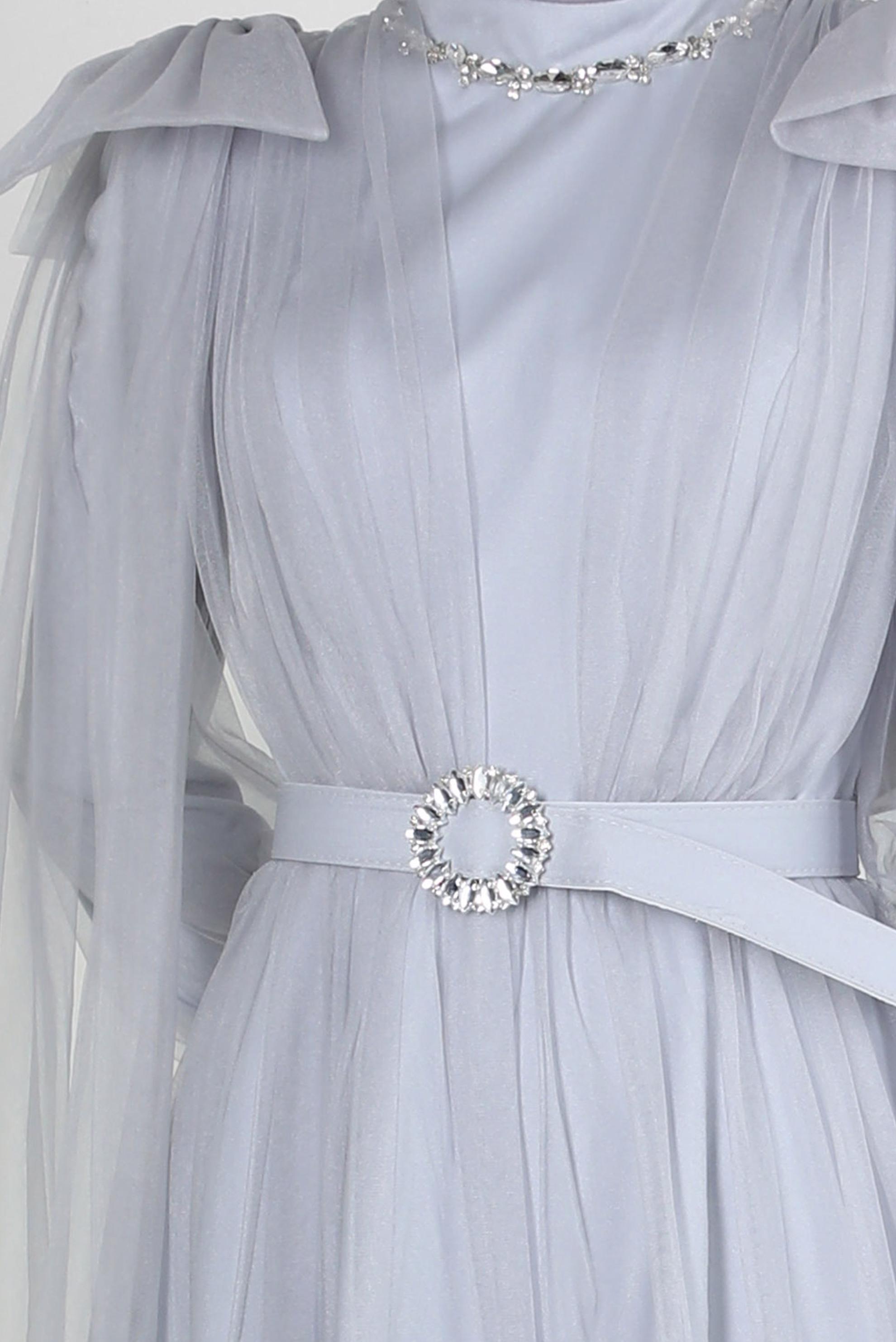 Tesettür giyim GRİ KEMERLİ TÜL DETAYLI ABİYE ELBİSE 50305