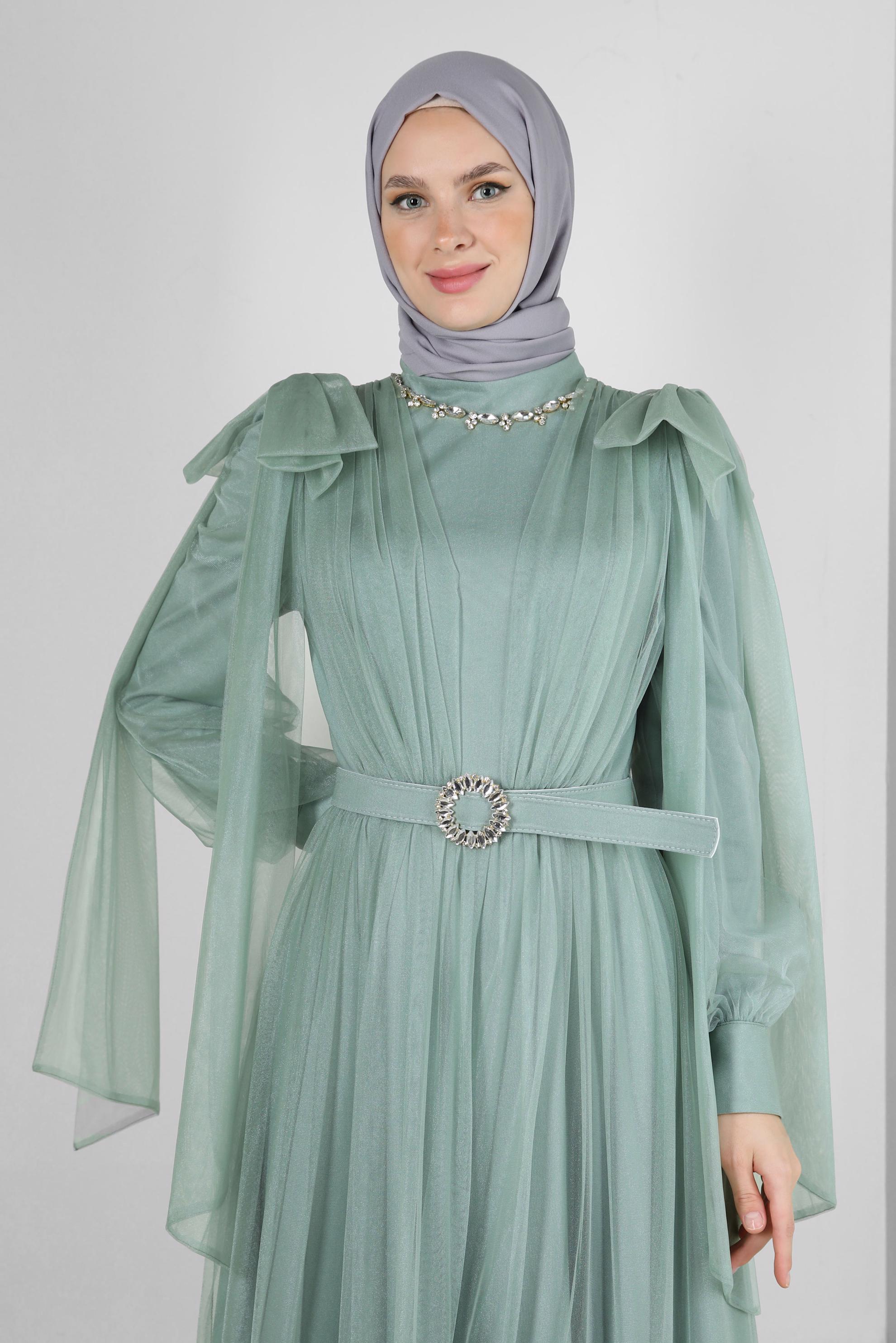 Tesettür giyim YEŞİL KEMERLİ TÜL DETAYLI ABİYE ELBİSE 50305