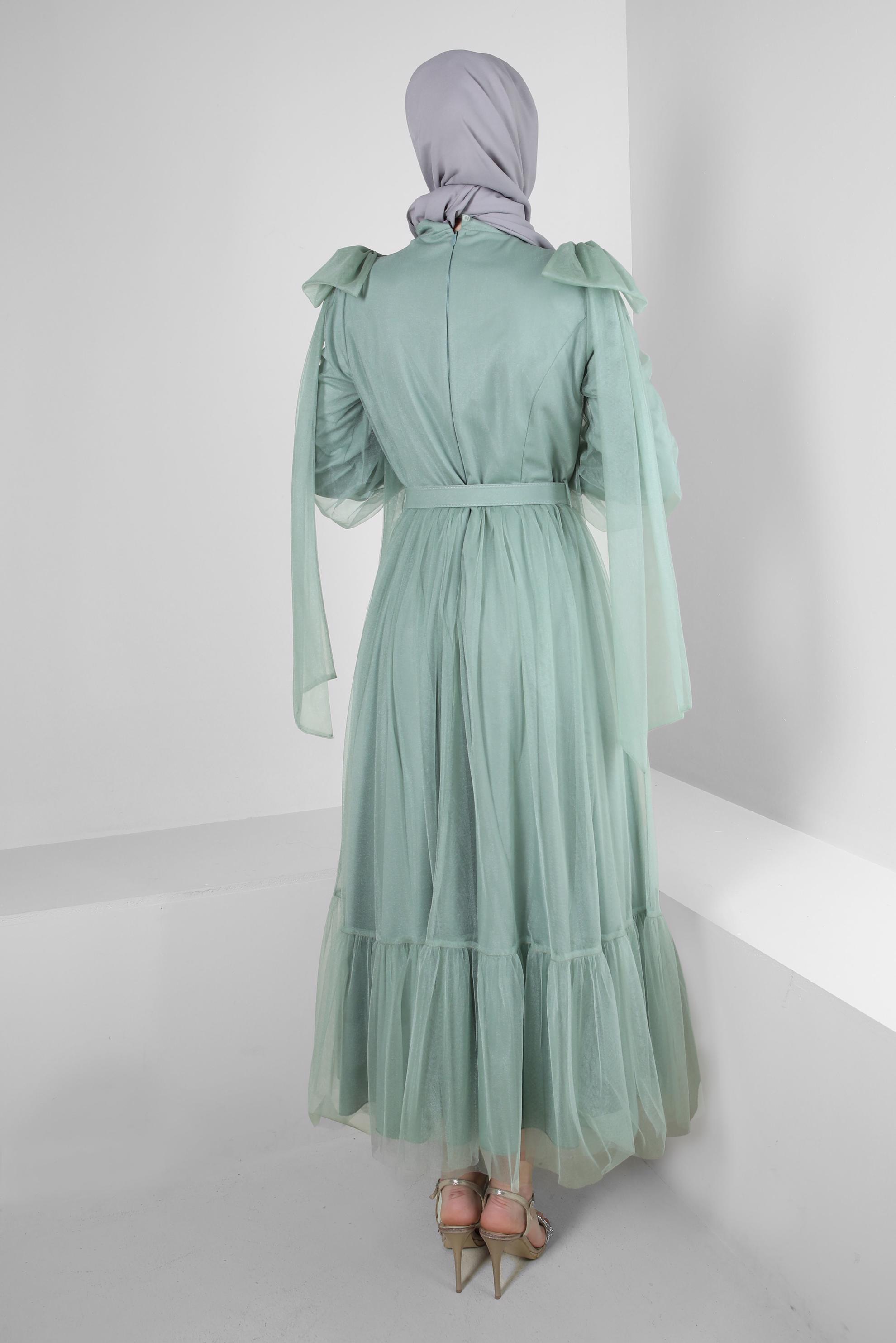 Tesettür giyim YEŞİL KEMERLİ TÜL DETAYLI ABİYE ELBİSE 50305