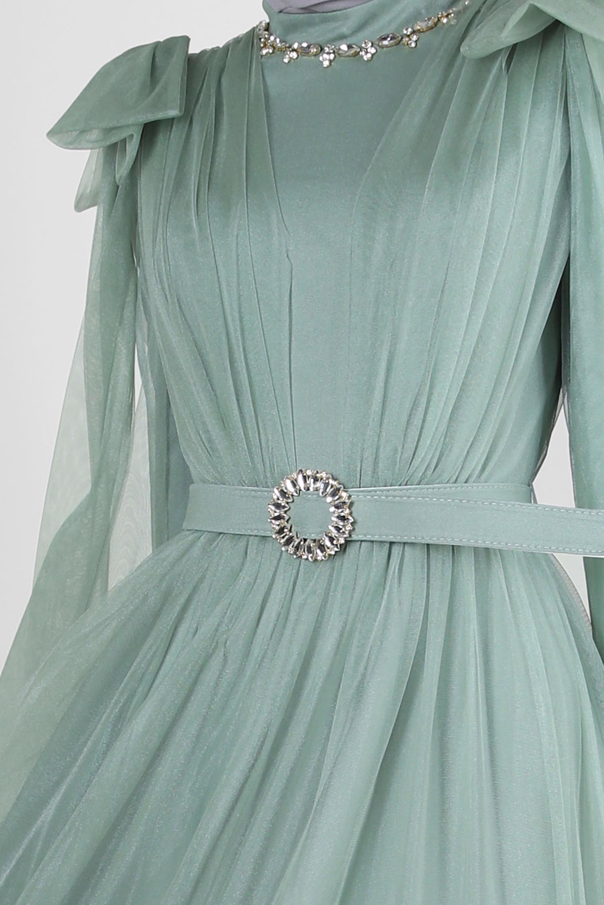 Tesettür giyim YEŞİL KEMERLİ TÜL DETAYLI ABİYE ELBİSE 50305