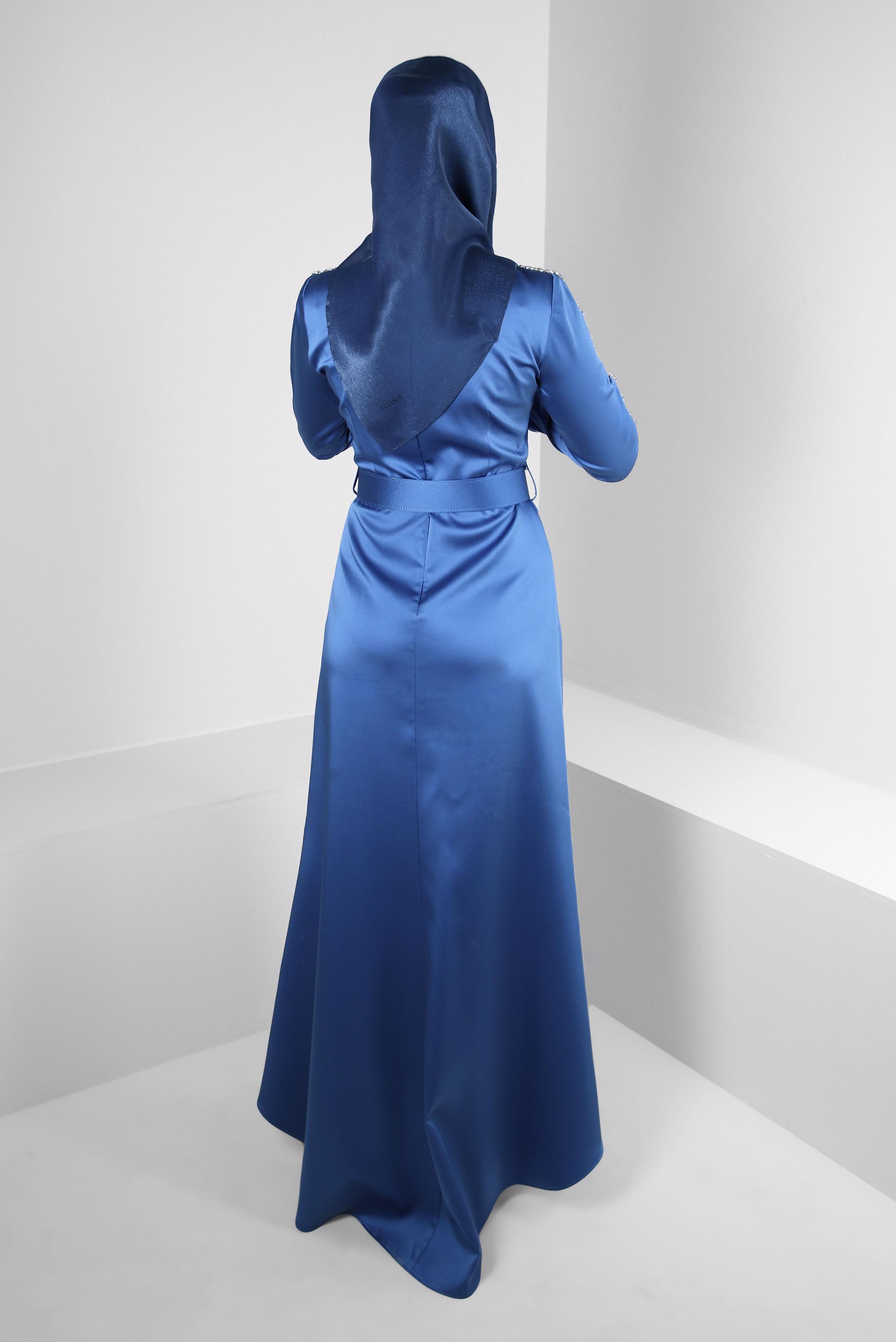 Tesettür giyim LACİVERT TAŞ DETAYLI KEMERLİ SATEN ABİYE ELBİSE 50307