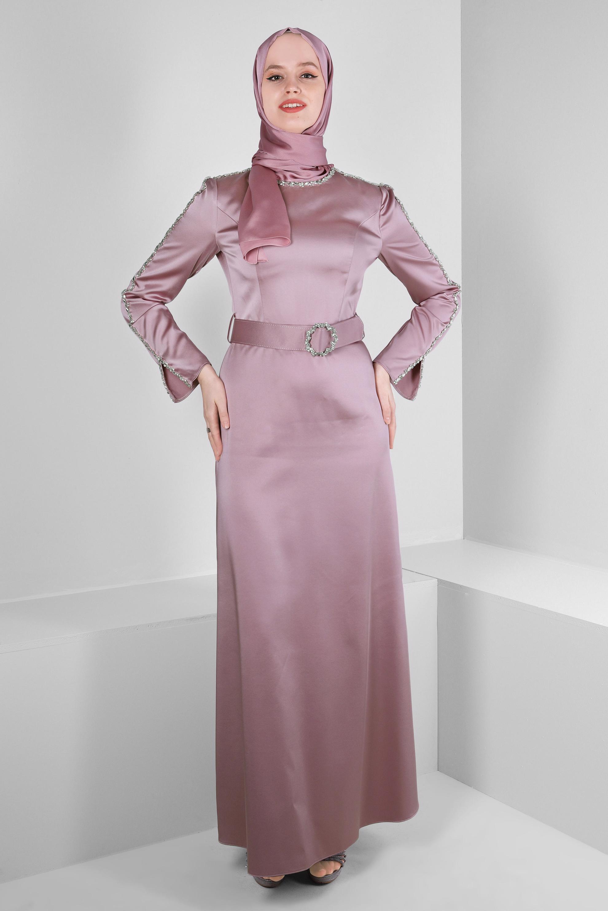 Tesettür giyim PUDRA TAŞ DETAYLI KEMERLİ SATEN ABİYE ELBİSE 50307