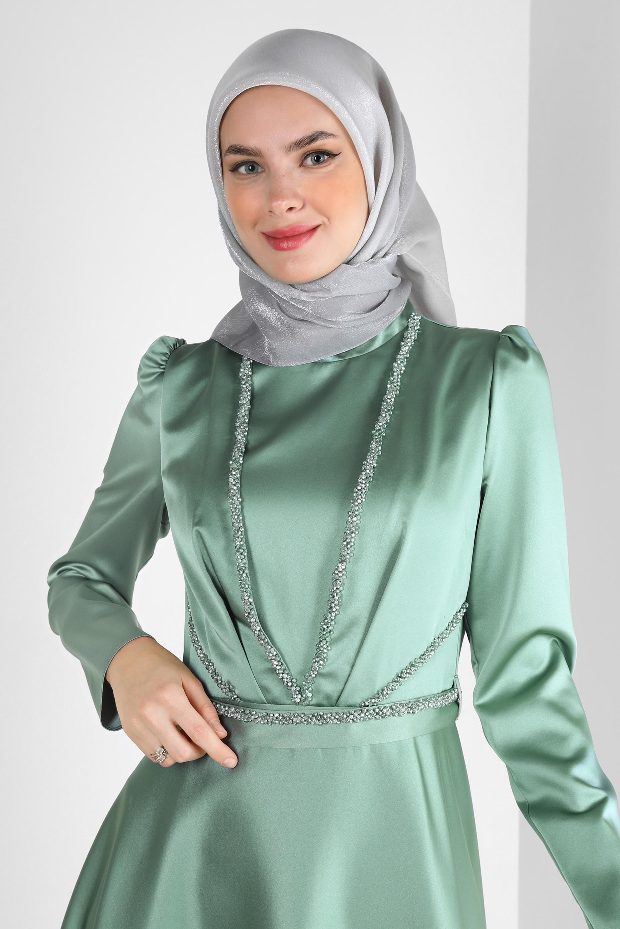 Vêtements hijab VERT ROBE DE SOIRÉE EN SATIN BRODÉ DE GEMMES 50310