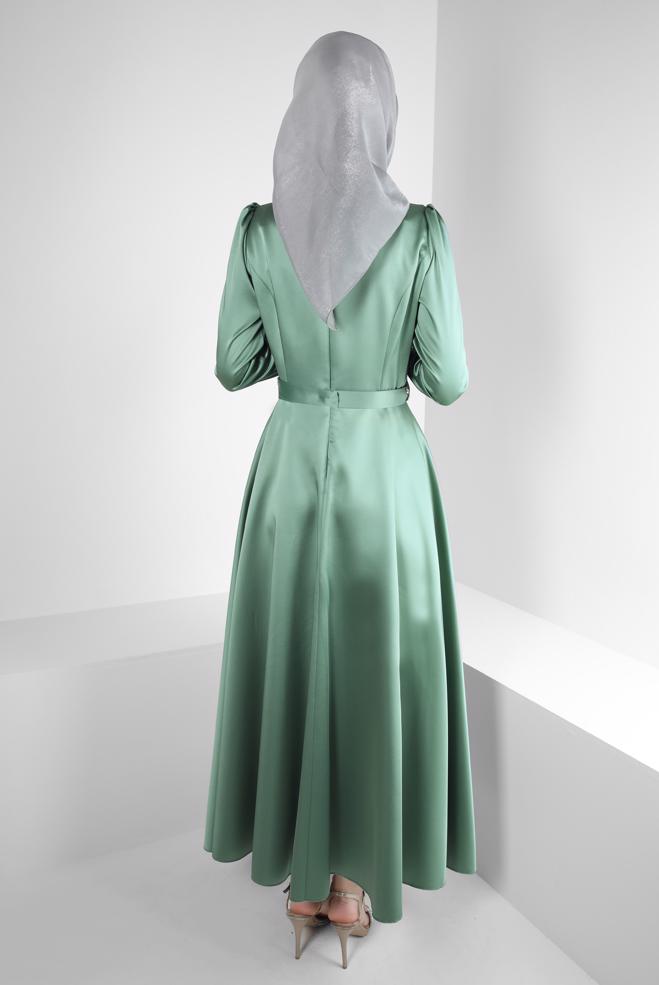 Vêtements hijab VERT ROBE DE SOIRÉE EN SATIN BRODÉ DE GEMMES 50310 - ALVİNA