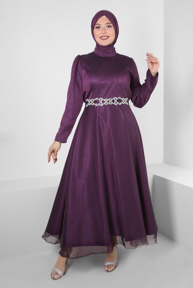 Tesettür giyim MOR KUŞAKLI TAŞ İŞLEMELİ ŞİFON ABİYE ELBİSE 50315 - ALVİNA