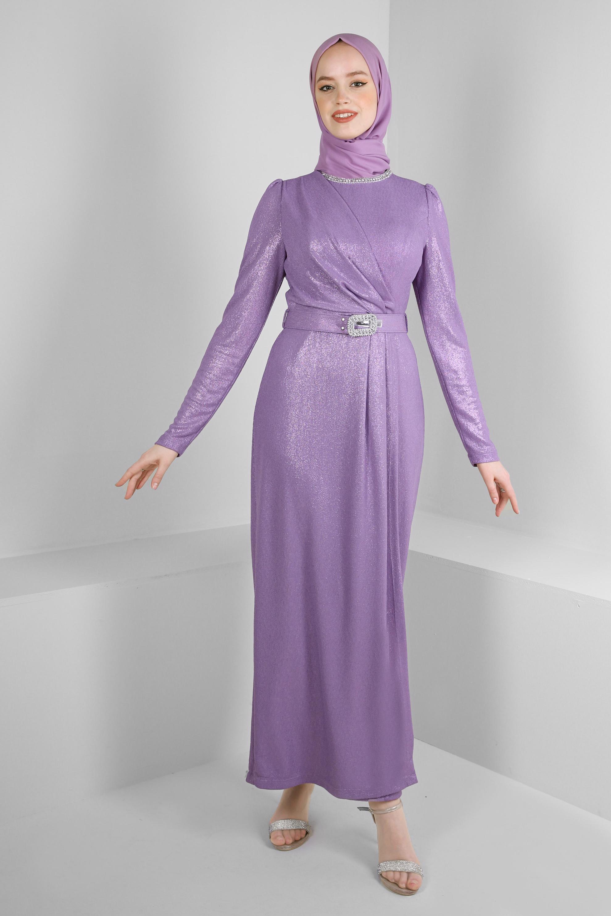 Tesettür giyim MOR YAKASI TAŞLI KEMERLİ ABİYE ELBİSE 50316