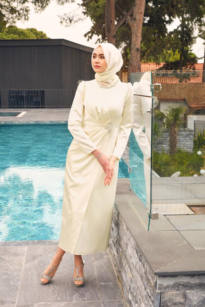 Hijab-Kleidung WEISS TAŞ DETAYLI SATEN ABİYE ELBİSE 50318 - ALVİNA