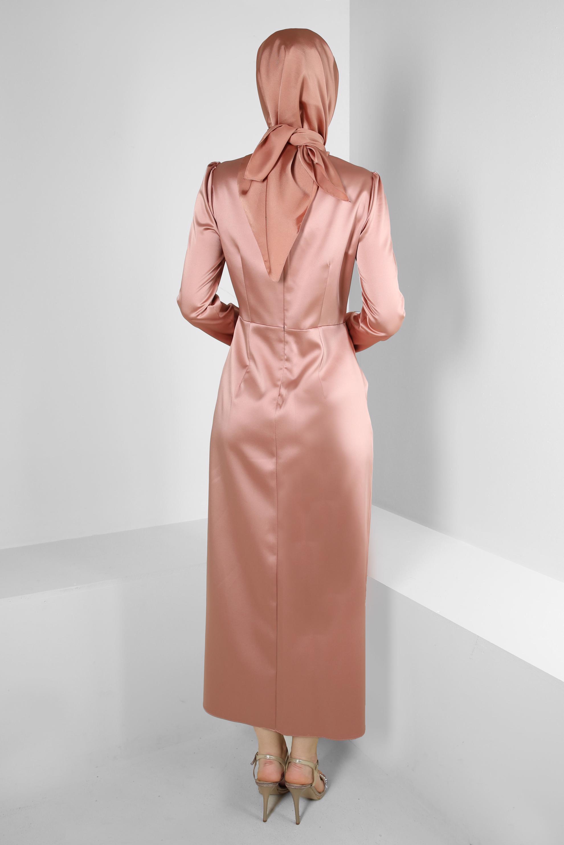 Tesettür giyim PUDRA TAŞ DETAYLI SATEN ABİYE ELBİSE 50318