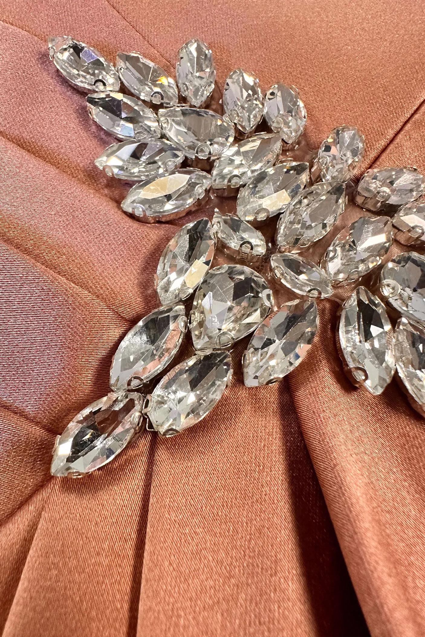 Tesettür giyim PUDRA TAŞ DETAYLI SATEN ABİYE ELBİSE 50318