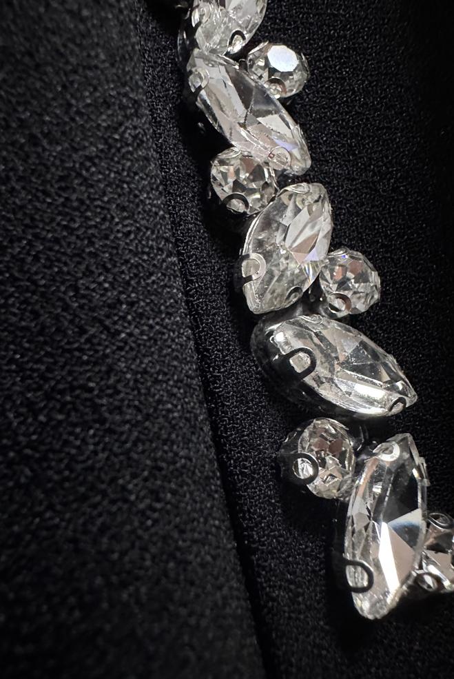 Vêtements hijab NOIR ROBE DE SOIRÉE DÉTAIL PLIS AVEC GEM BRODÉ 50324 - ALVİNA