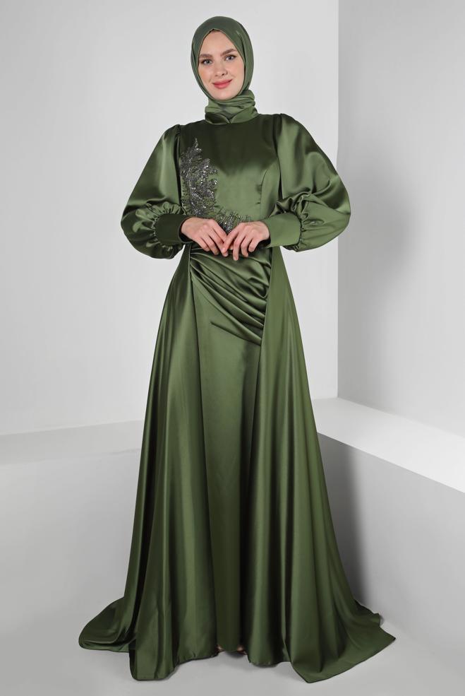 Vêtements hijab KAKI ROBE DE SOIRÉE EN SATIN PERLÉ AVEC DÉTAIL DRAPÉ 50351 - ALVİNA
