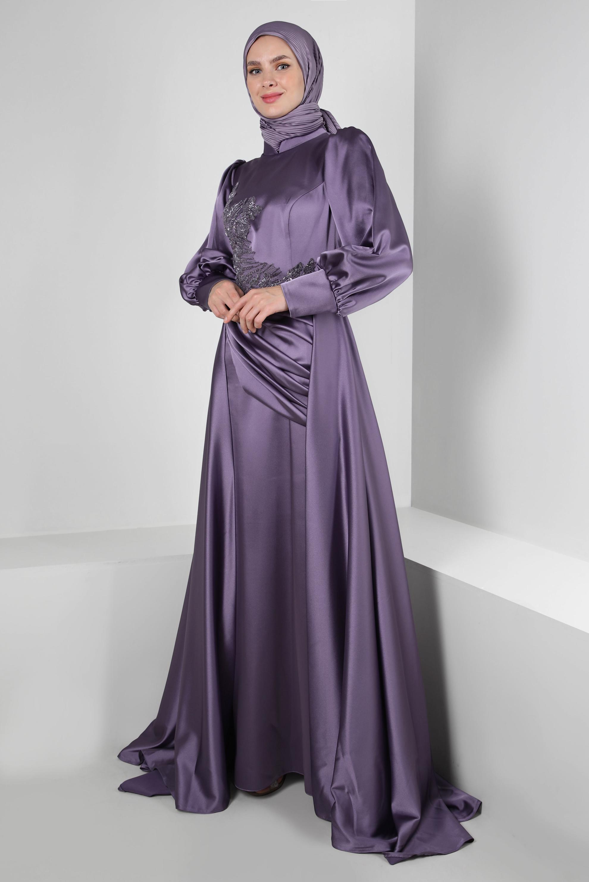 Tesettür giyim MOR BONCUK İŞLEMELİ DRAPE DETAYLI SATEN ABİYE ELBİSE 50351
