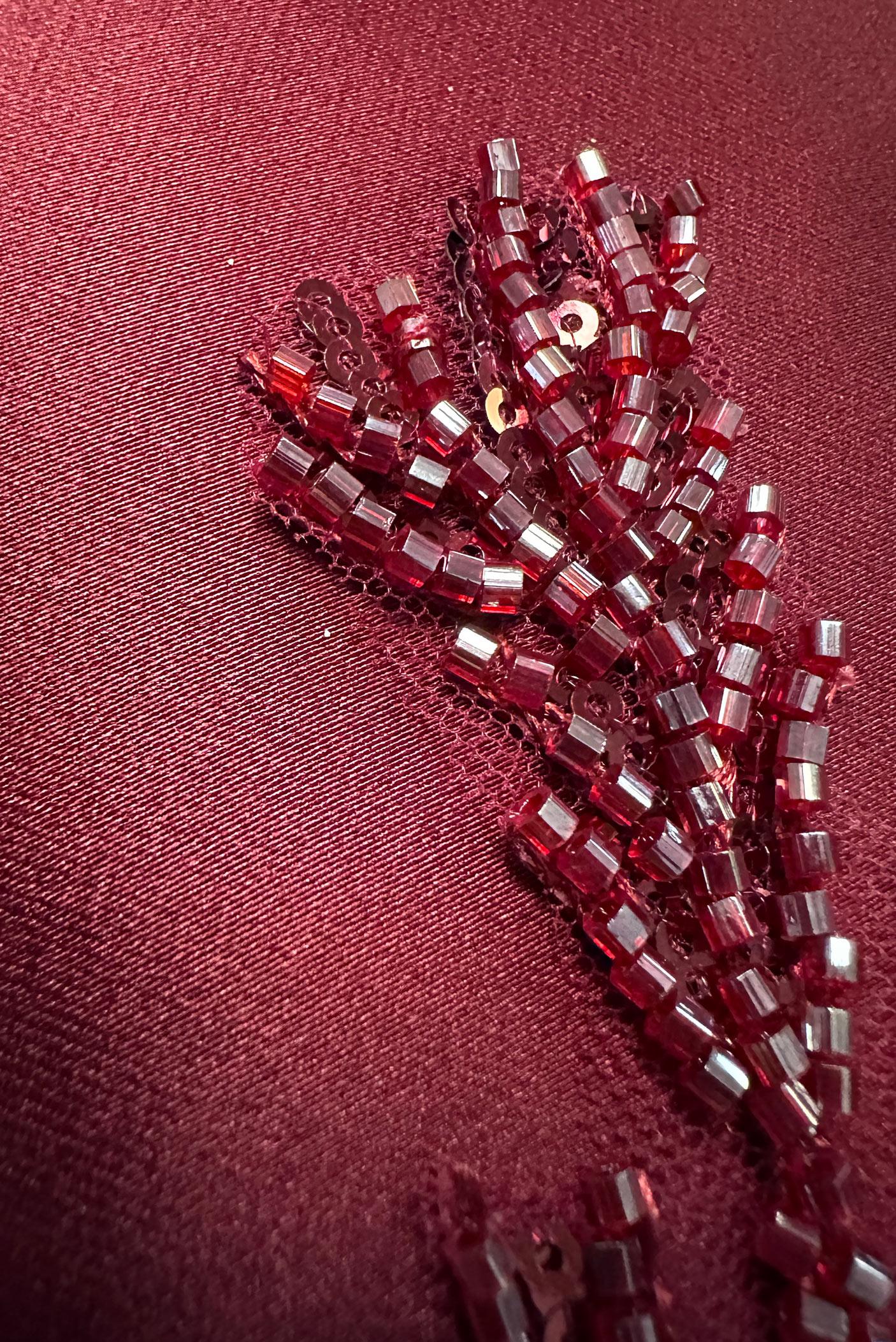 Tesettür giyim BORDO PUL PAYET İŞLEMELİ VOLANLI SATEN ABİYE ELBİSE 50355