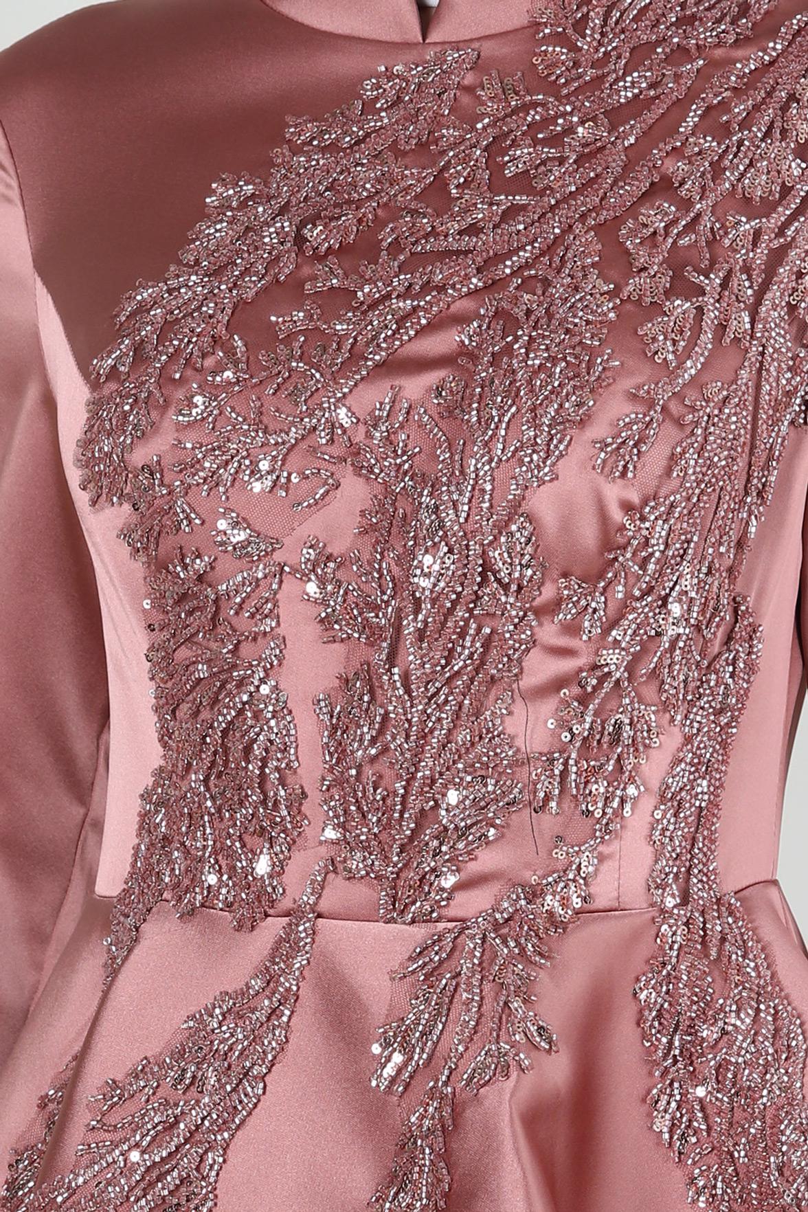 Tesettür giyim PEMBE PUL PAYET İŞLEMELİ VOLANLI SATEN ABİYE ELBİSE 50355