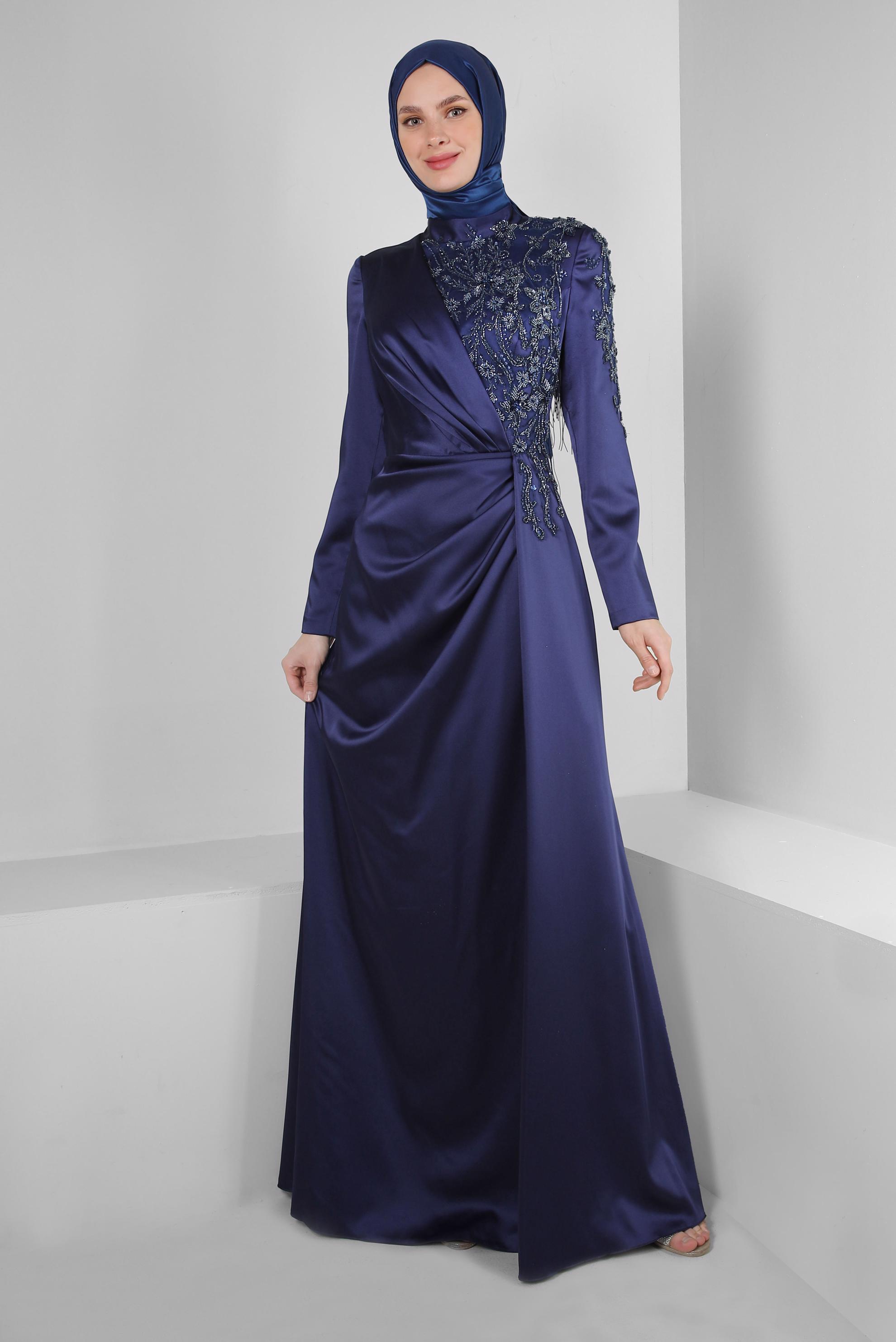 Tesettür giyim LACİVERT KRUVAZE YAKA TAŞLI SATEN ABİYE ELBİSE 50358