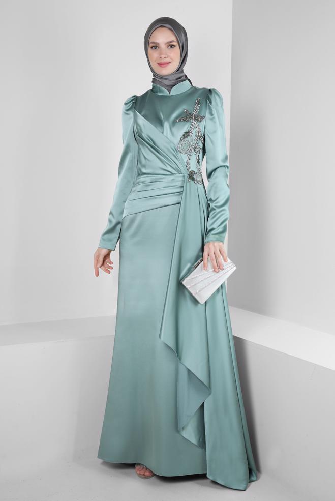 Vêtements hijab VERT ROBE DE SOIRÉE EN SATIN À VOLANTS ET BRODERIE DE GEMMES 50359 - ALVİNA