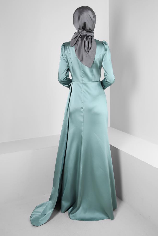 Vêtements hijab VERT ROBE DE SOIRÉE EN SATIN À VOLANTS ET BRODERIE DE GEMMES 50359 - ALVİNA