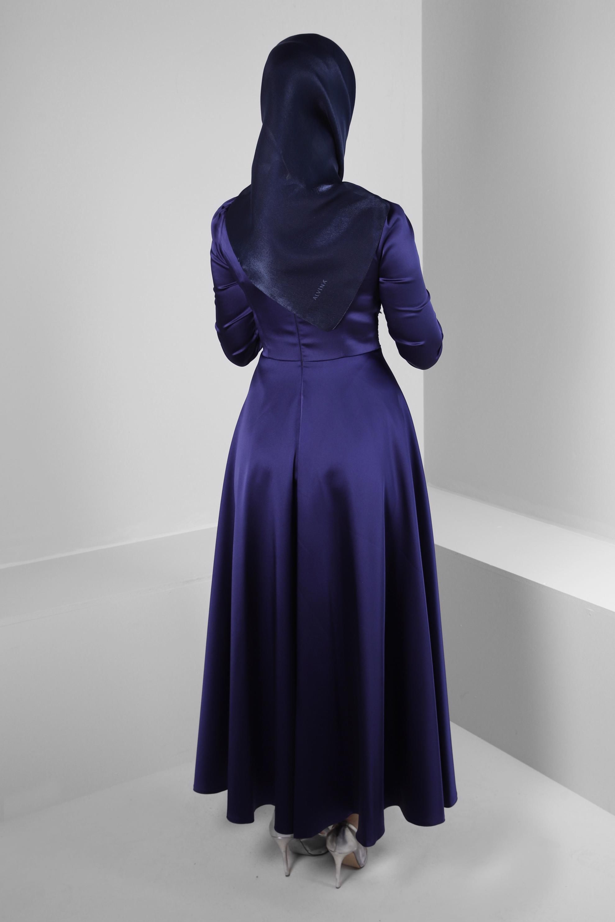 Tesettür giyim LACİVERT İŞLEMELİ SATEN ABİYE ELBİSE 50364