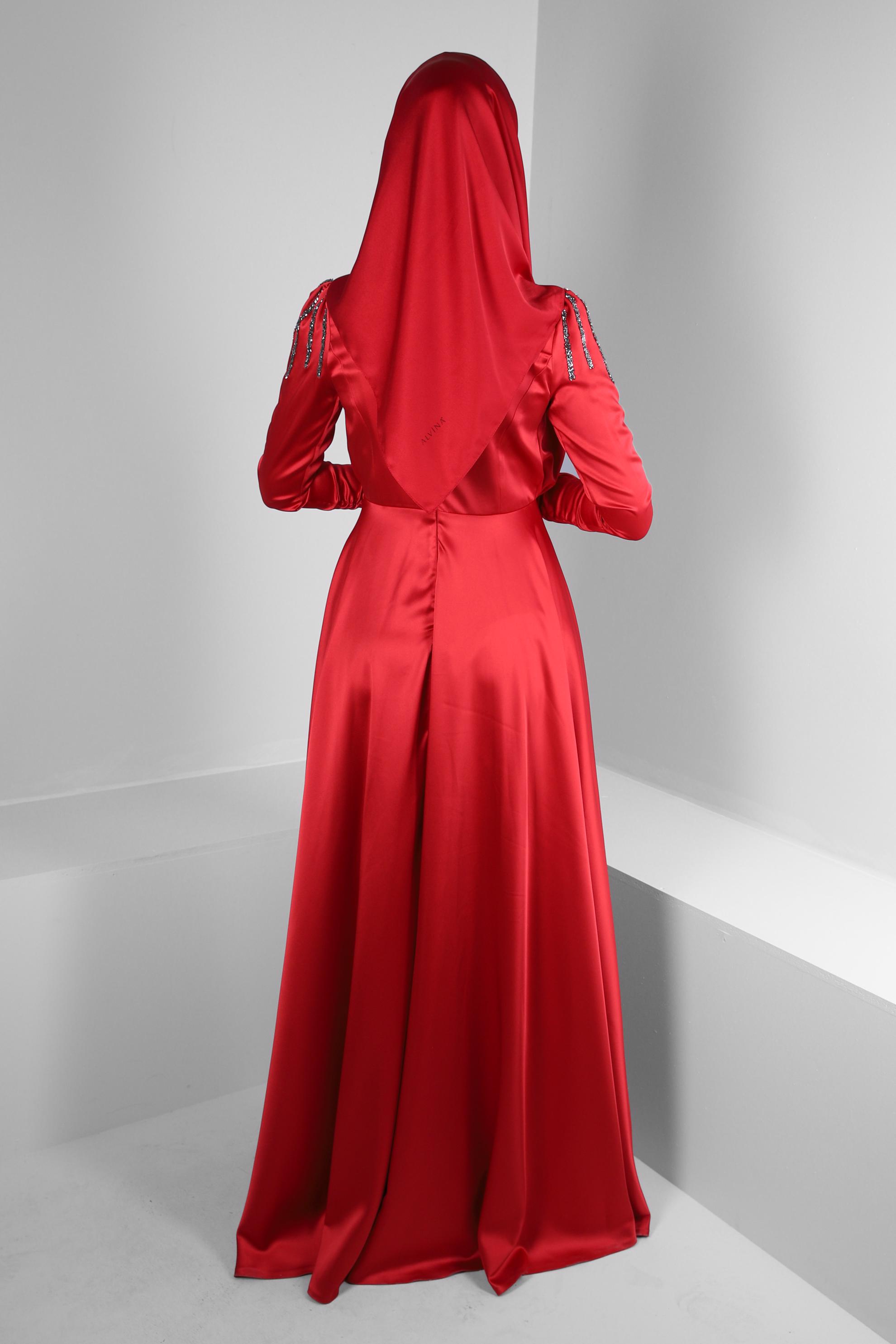 Tesettür giyim KIRMIZI TAŞ İŞLEME DETAYLI SATEN ABİYE ELBİSE 50367