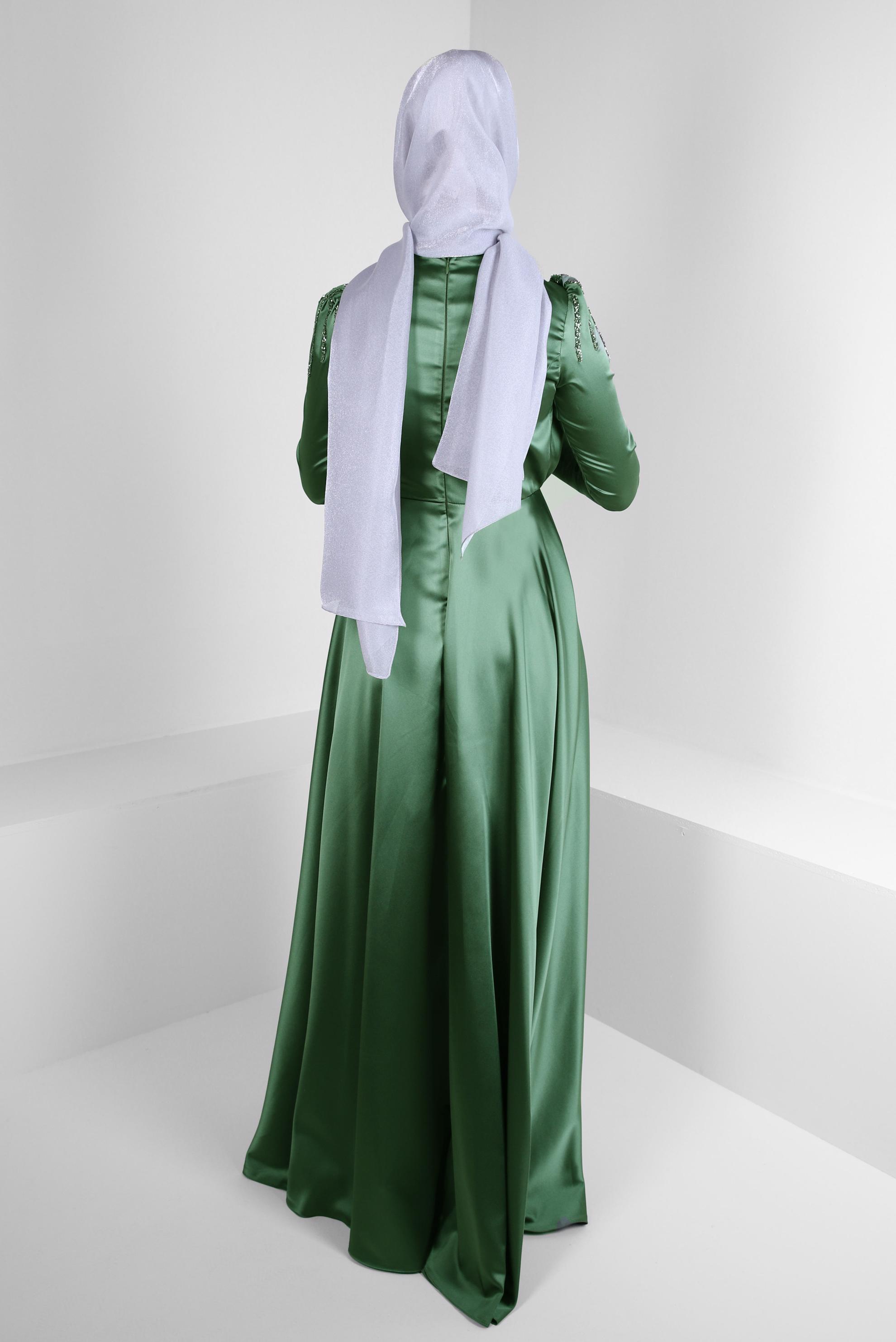 Tesettür giyim HAKİ TAŞ İŞLEME DETAYLI SATEN ABİYE ELBİSE 50367