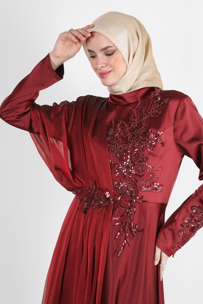 Vêtements hijab ROUGE BORDEAUX ROBE DE SOIRÉE EN SATIN À SEQUINS ET DÉTAIL EN TULLE 50374 - ALVİNA