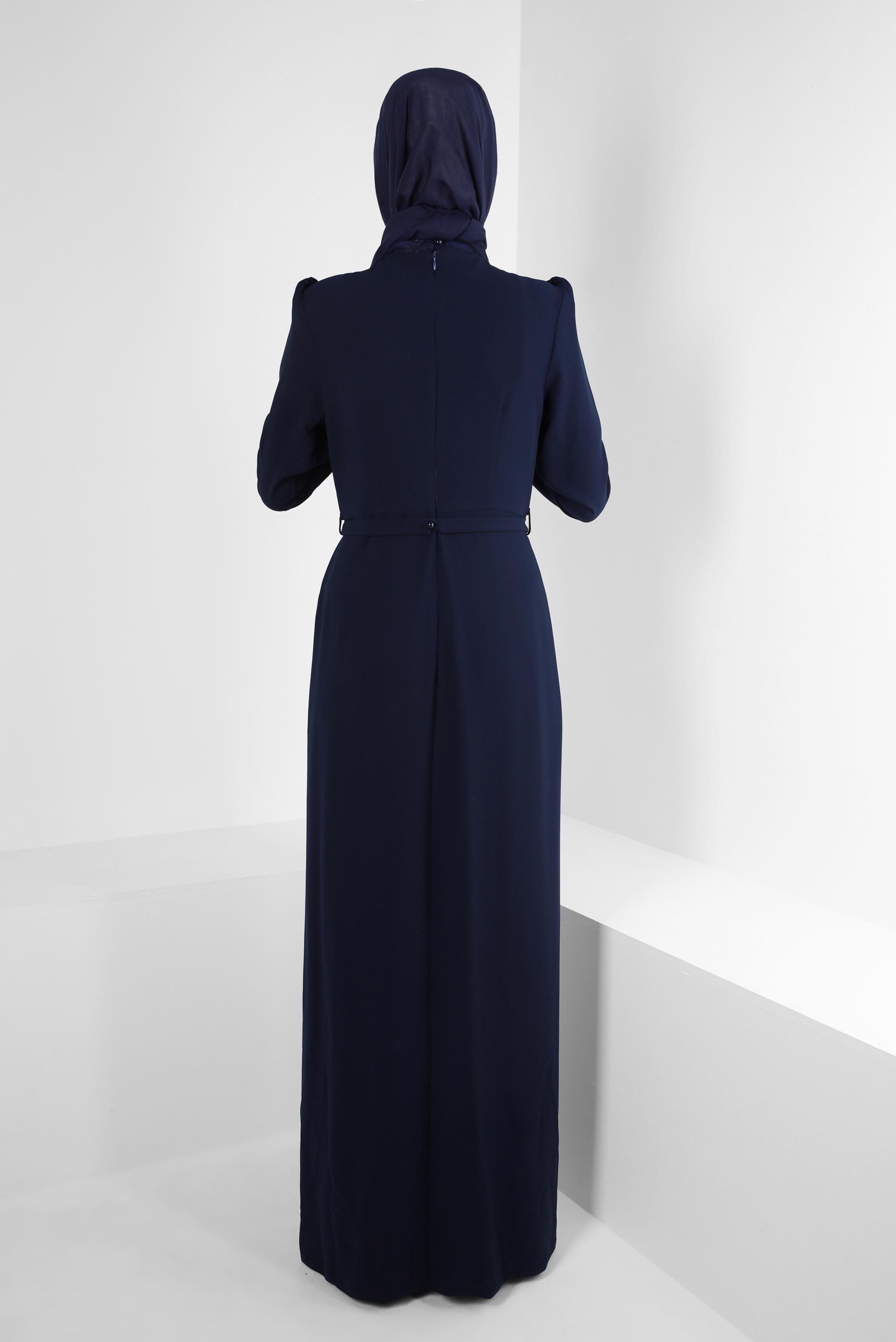 Tesettür giyim LACİVERT DANTEL DETAYLI BONCUK İŞLEMELİ ABİYE ELBİSE 50379