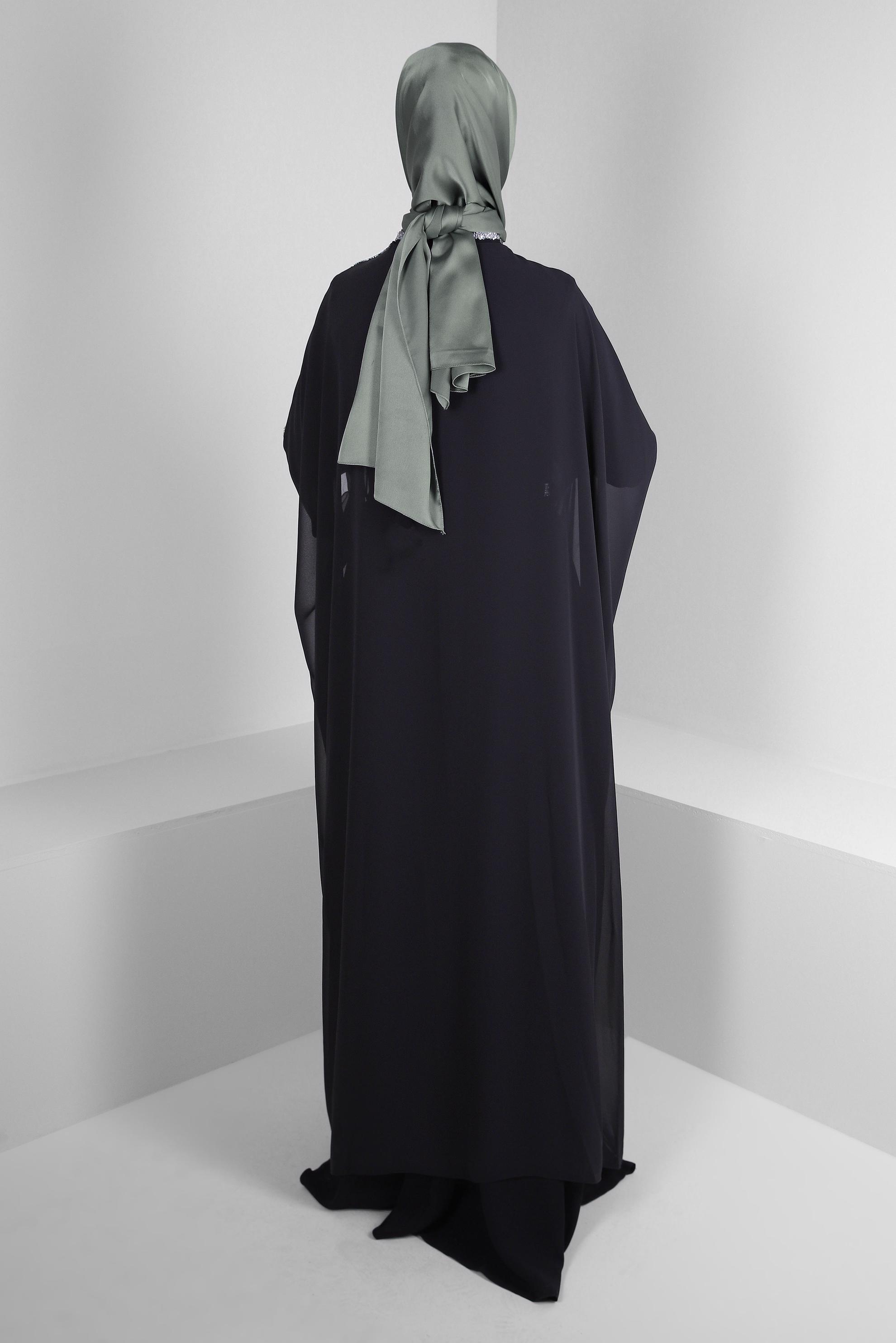 Tesettür giyim SİYAH TAŞ İŞLEMELİ PELERİNLİ İKİLİ ABİYE ELBİSE 50383