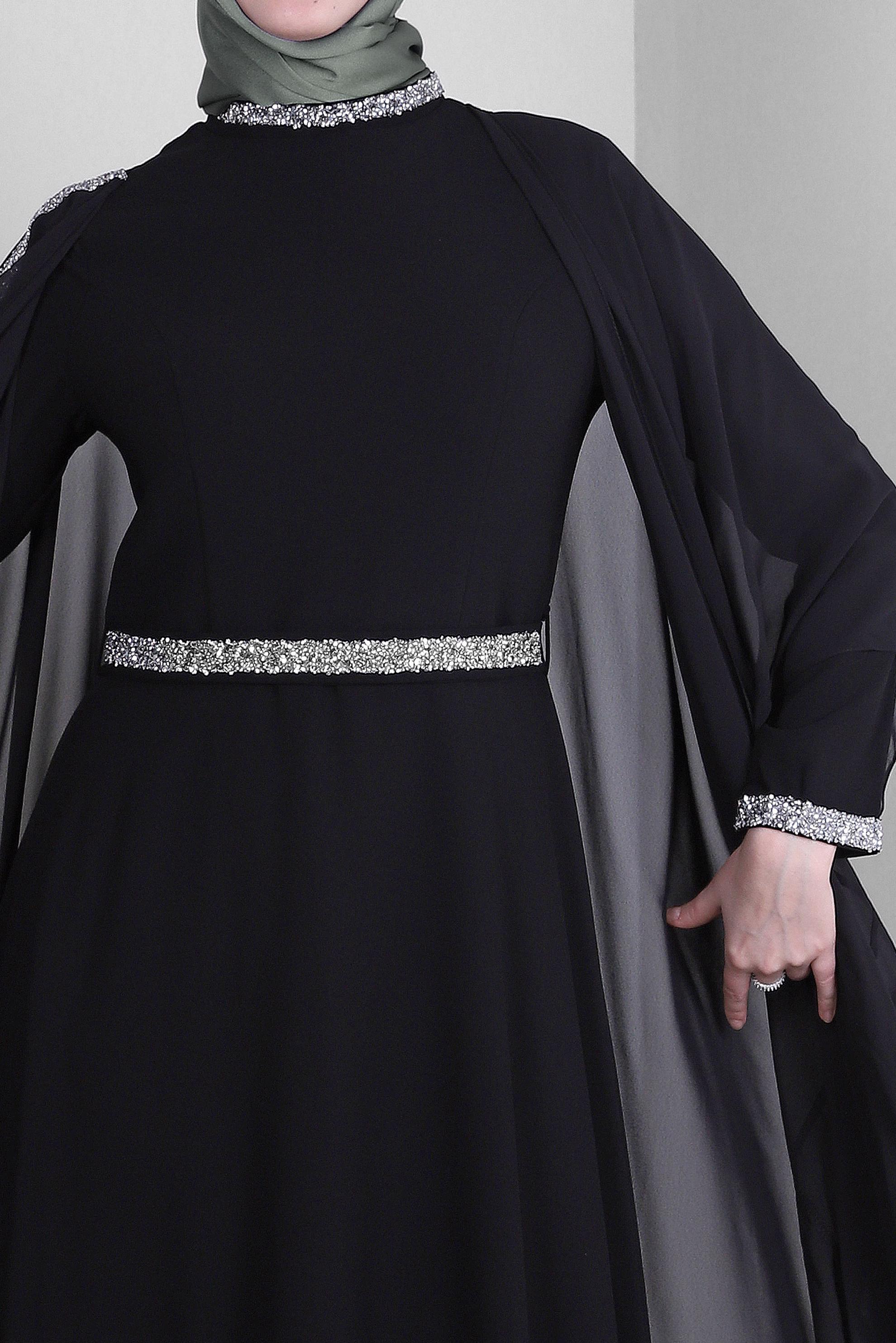 Tesettür giyim SİYAH TAŞ İŞLEMELİ PELERİNLİ İKİLİ ABİYE ELBİSE 50383