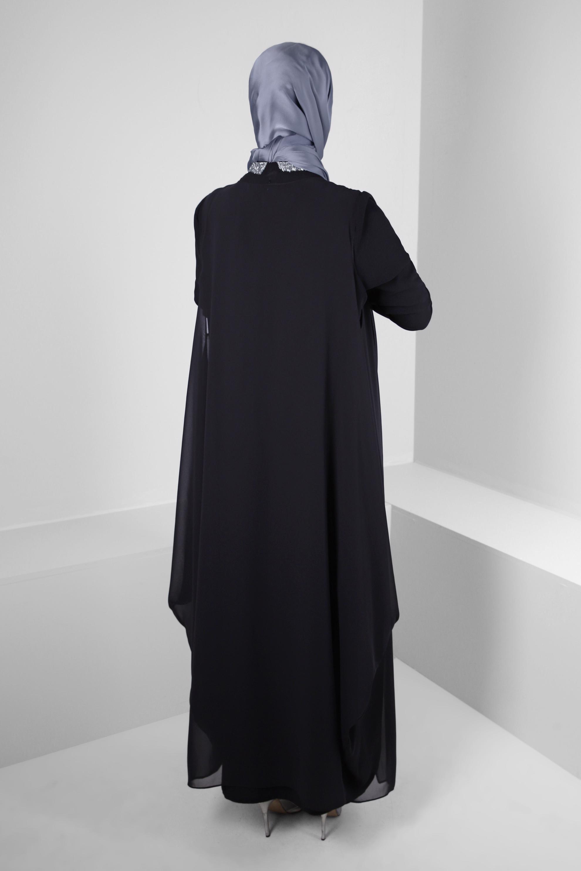 Tesettür giyim SİYAH TAŞ İŞLEMELİ DETAYLI PELERİNLİ İKİLİ ABİYE ELBİSE 50384