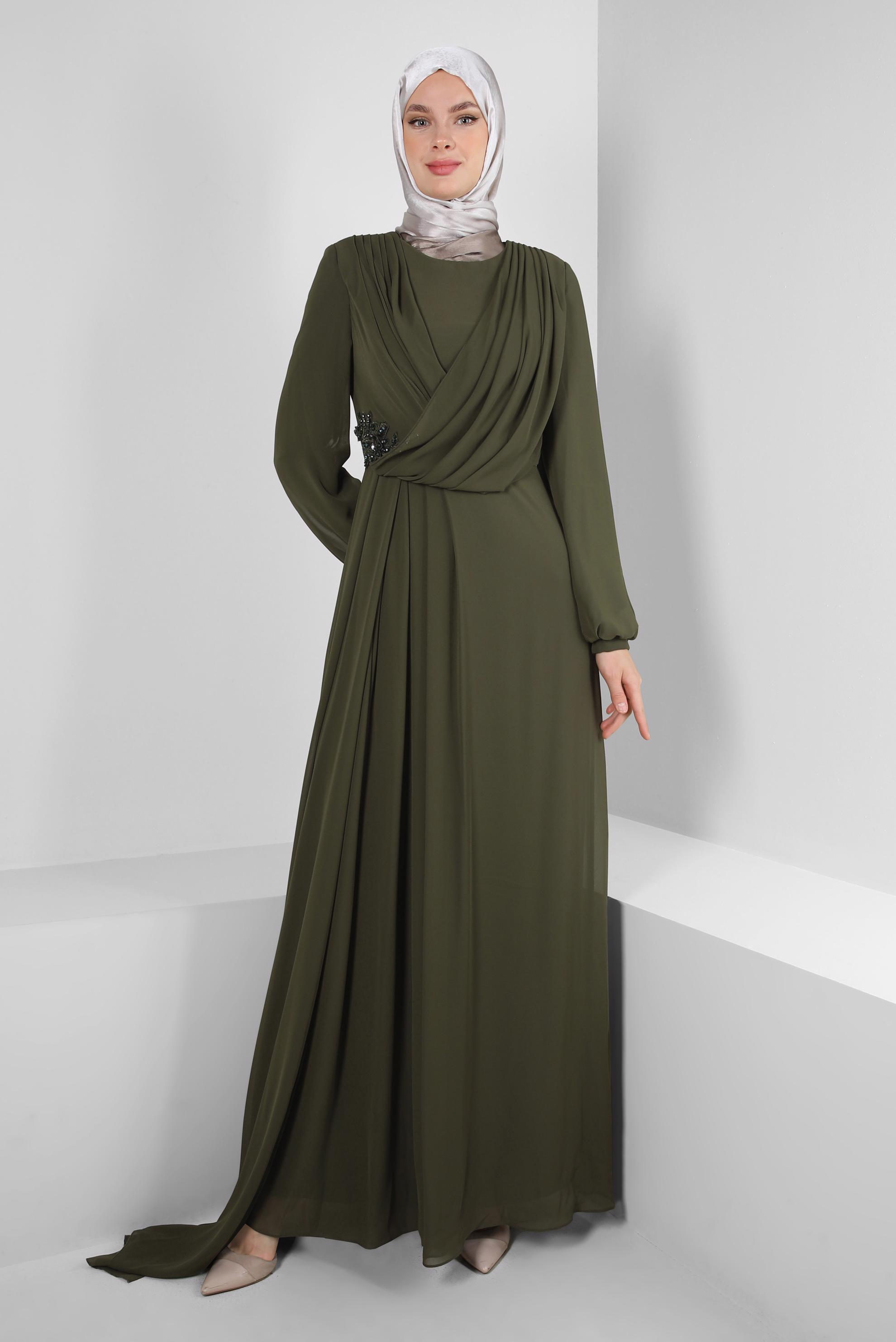 Vêtements hijab VERT ROBE DE SOIRÉE EN MOUSSELINE PLISSÉE AVEC DÉTAIL BRODÉ 50385