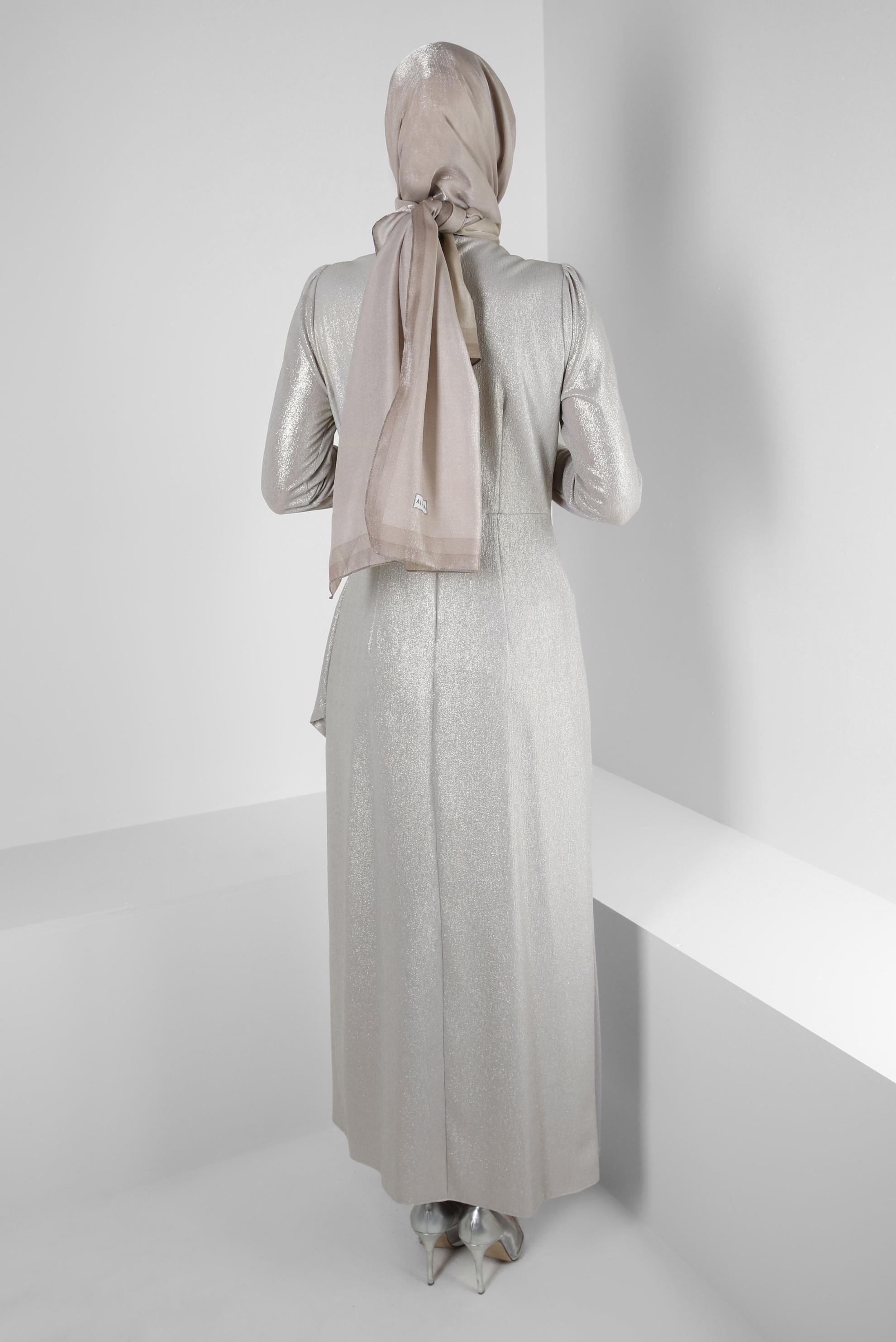 Tesettür giyim BEJ TAŞ BASKILI SİMLİ ABİYE ELBİSE 50398